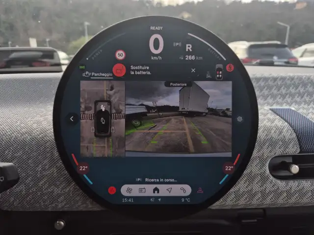 Mini Hatch view 15