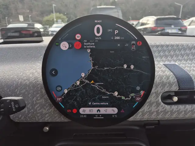 Mini Hatch view 11