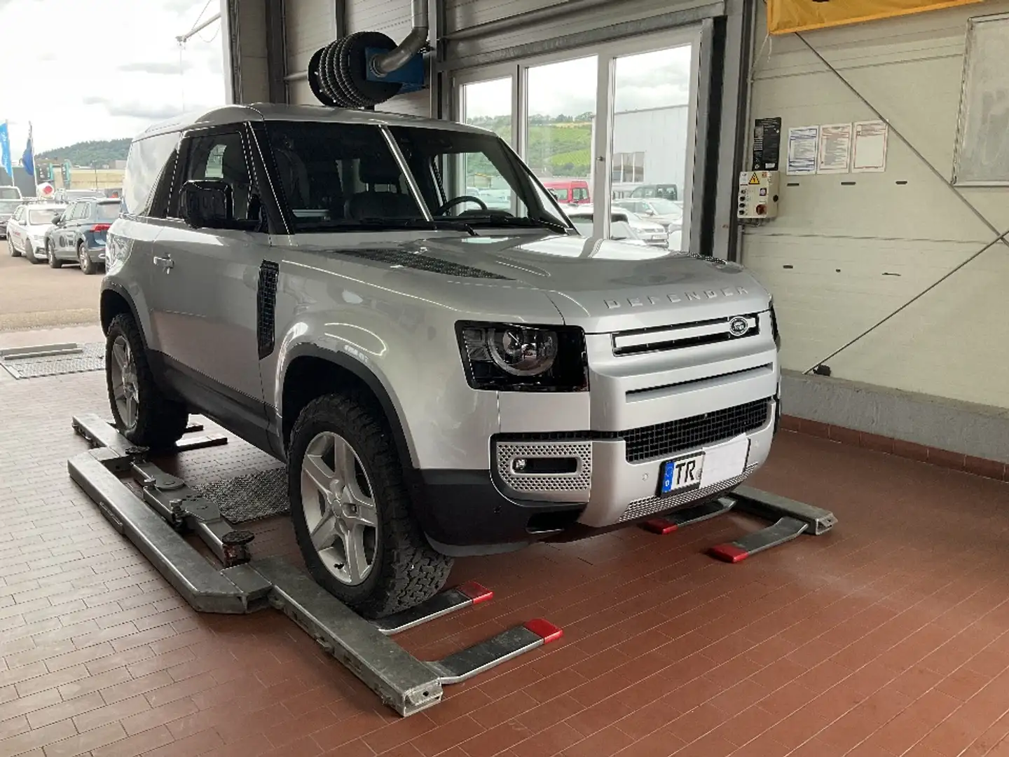 Land Rover Defender 90 SE Luftfederung Silber - 2