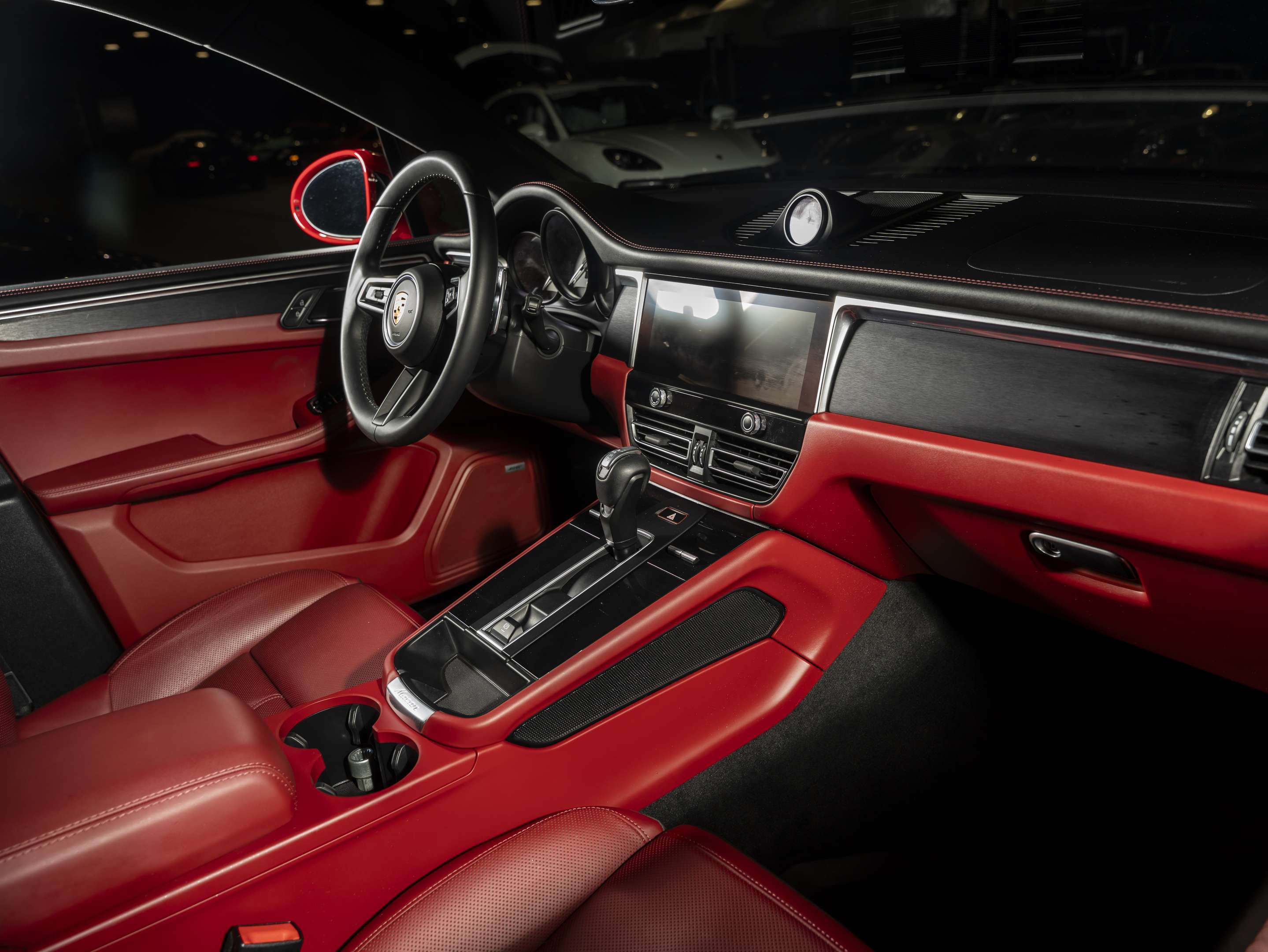 2022 Porsche Macan 2022 Macan GTS - Certifié Porsche Approved alt 4