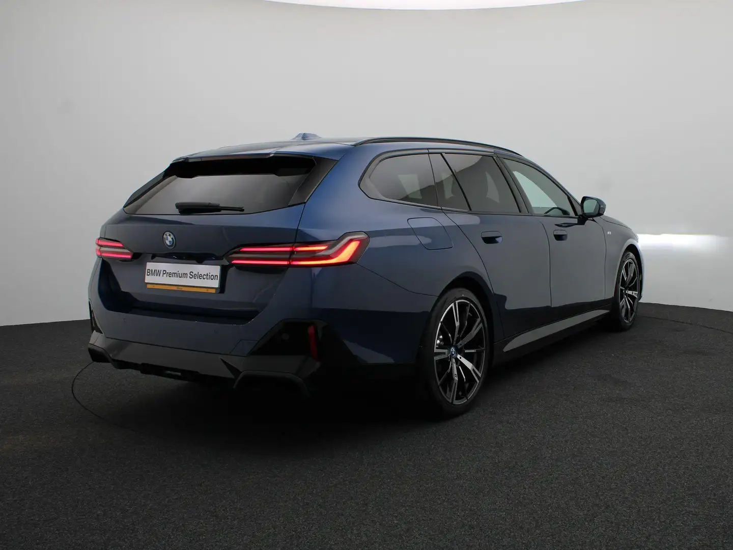 BMW 530 5 Serie Touring 530e M Sportpakket Pro | Innovatio Blauw - 2