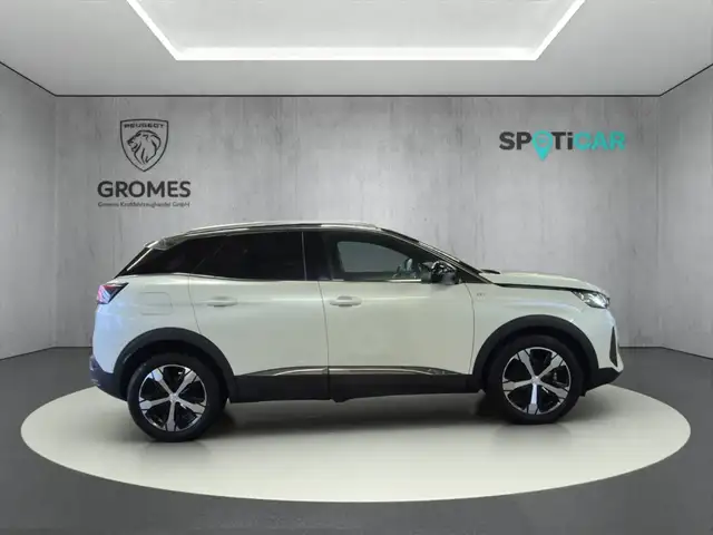 Peugeot 3008 view 2