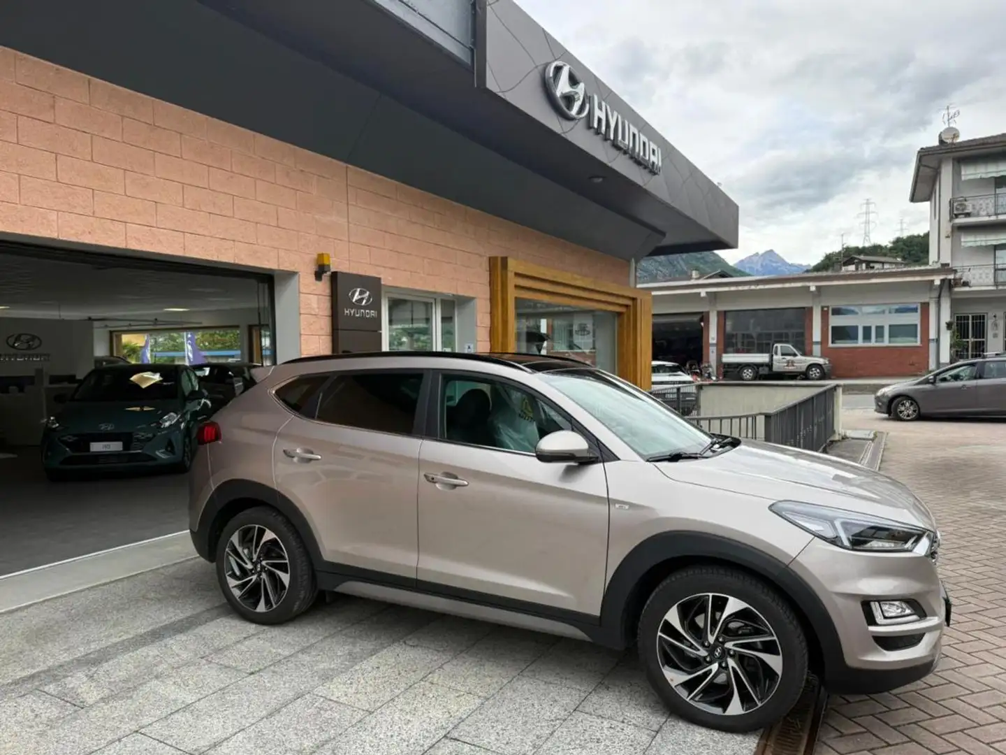 Hyundai TUCSON 2.0 CRDi 185CV 48V 4WD aut. Exellence Beige - 2