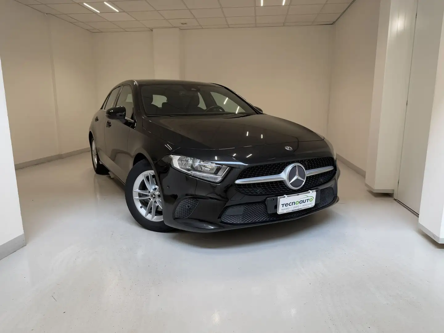 Mercedes-Benz A 180 A 180 d Automatic Executive Nero - 2