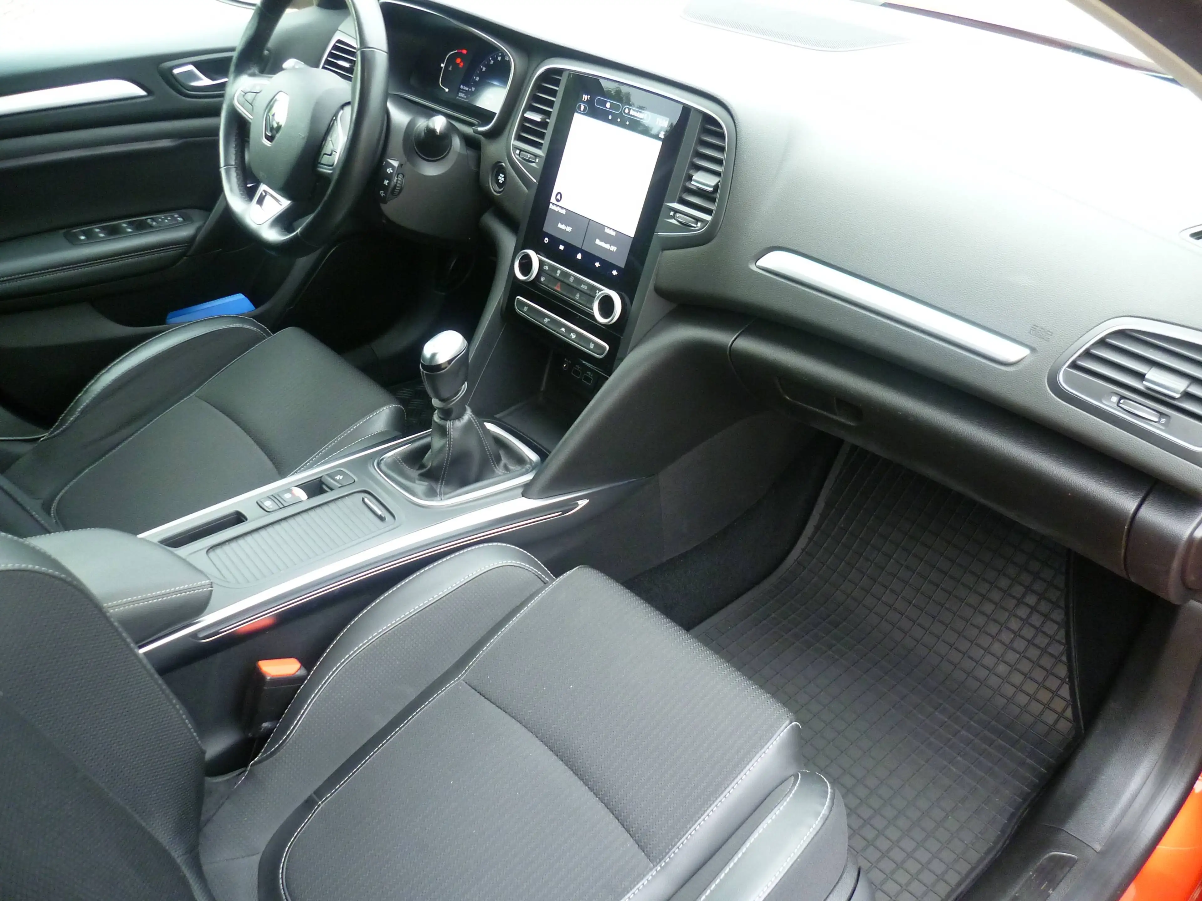 Renault Megane Grandtour TCe 140 GPF INTENS — photo 12