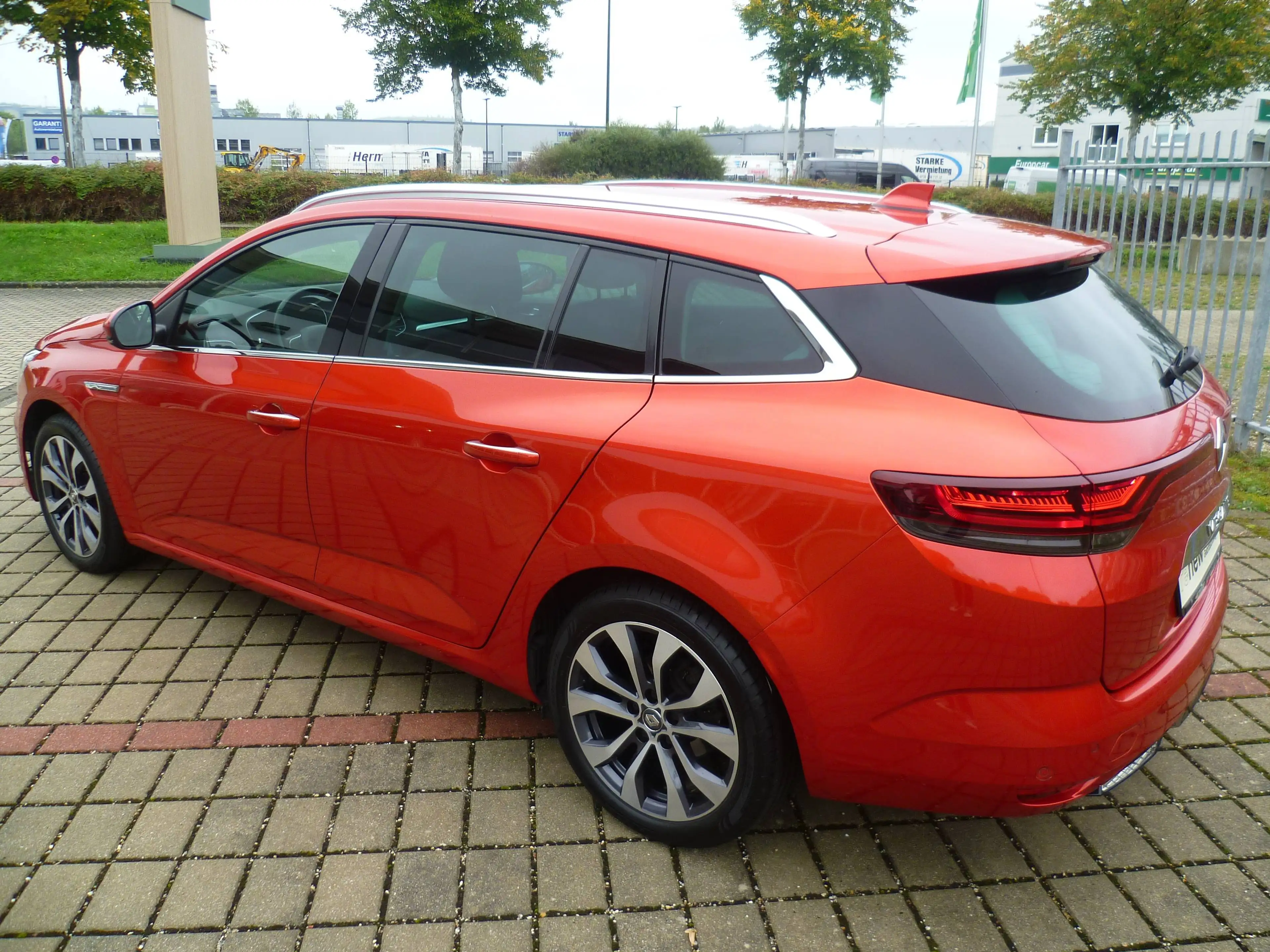 Renault Megane Grandtour TCe 140 GPF INTENS — photo 3