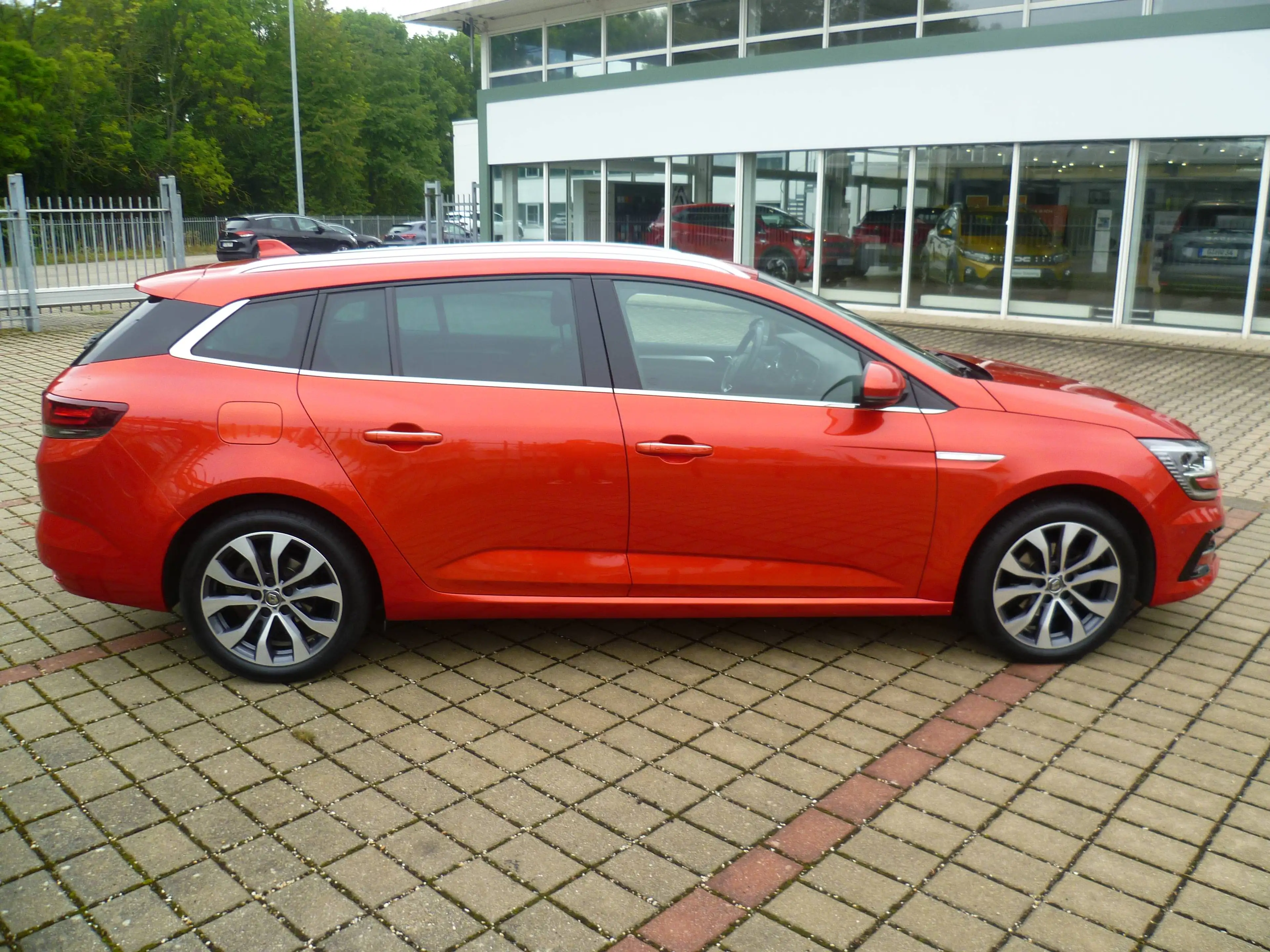Renault Megane Grandtour TCe 140 GPF INTENS — photo 6