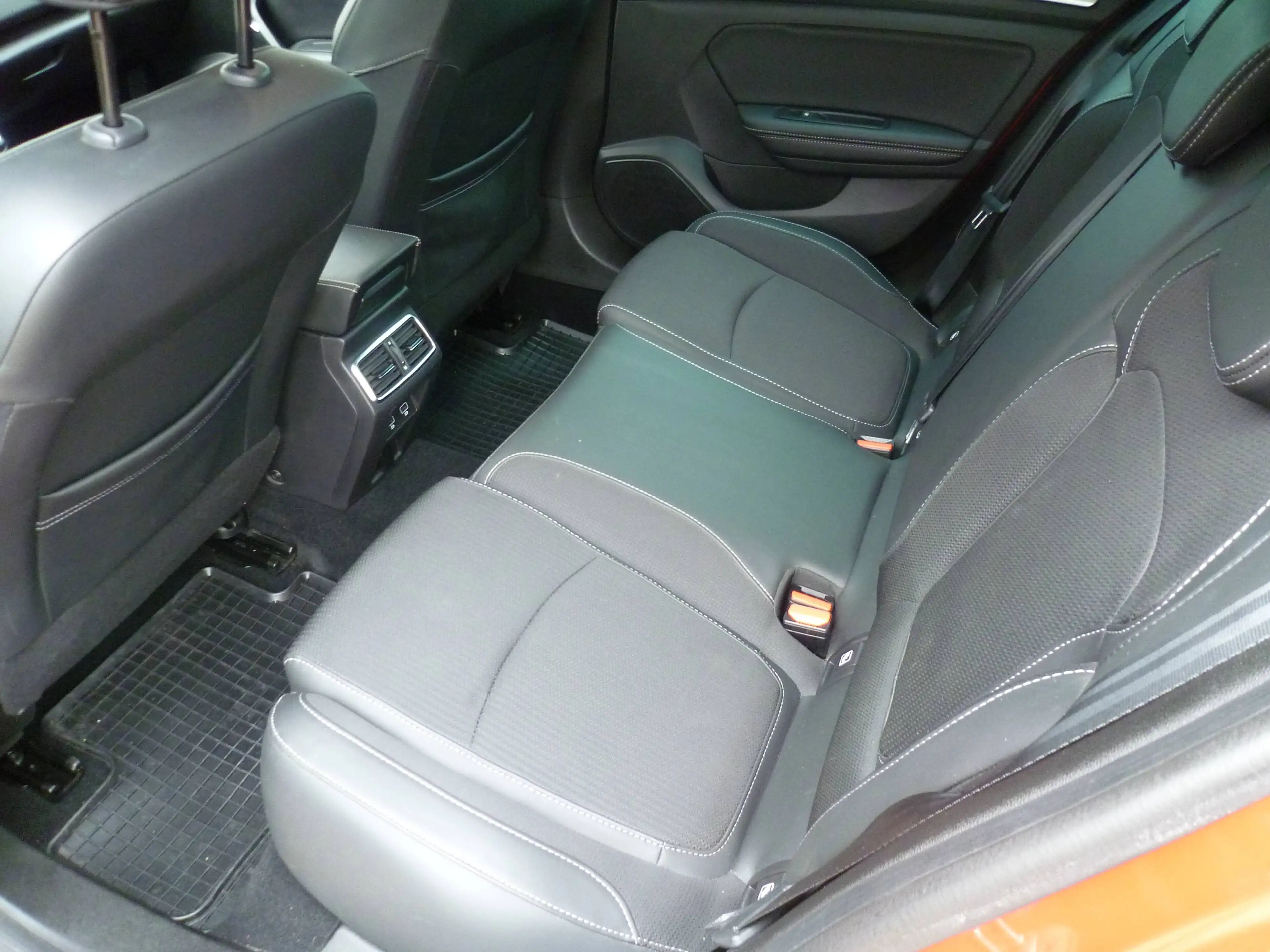 Renault Megane Grandtour TCe 140 GPF INTENS — photo 13