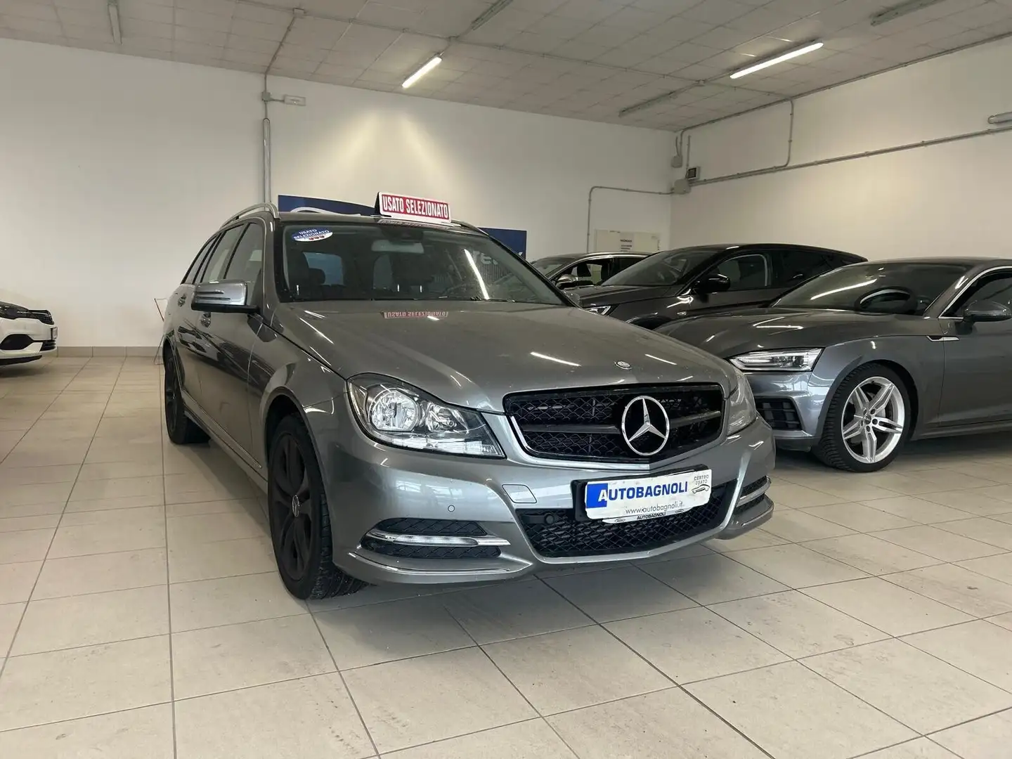 Mercedes-Benz C 220 CDI S.W. AVANTGARDE BlueEFFICIENCY 6mt Gris - 2
