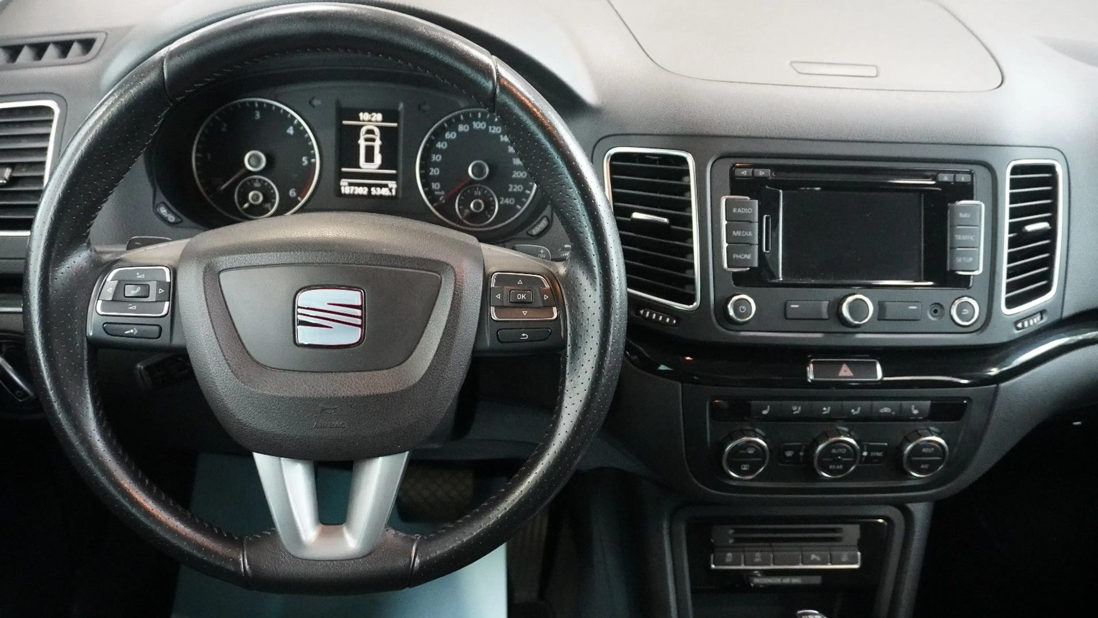 SEAT Alhambra I-Tech*AHK*KAM*NAVI*DAB*7-SITZ — photo 13