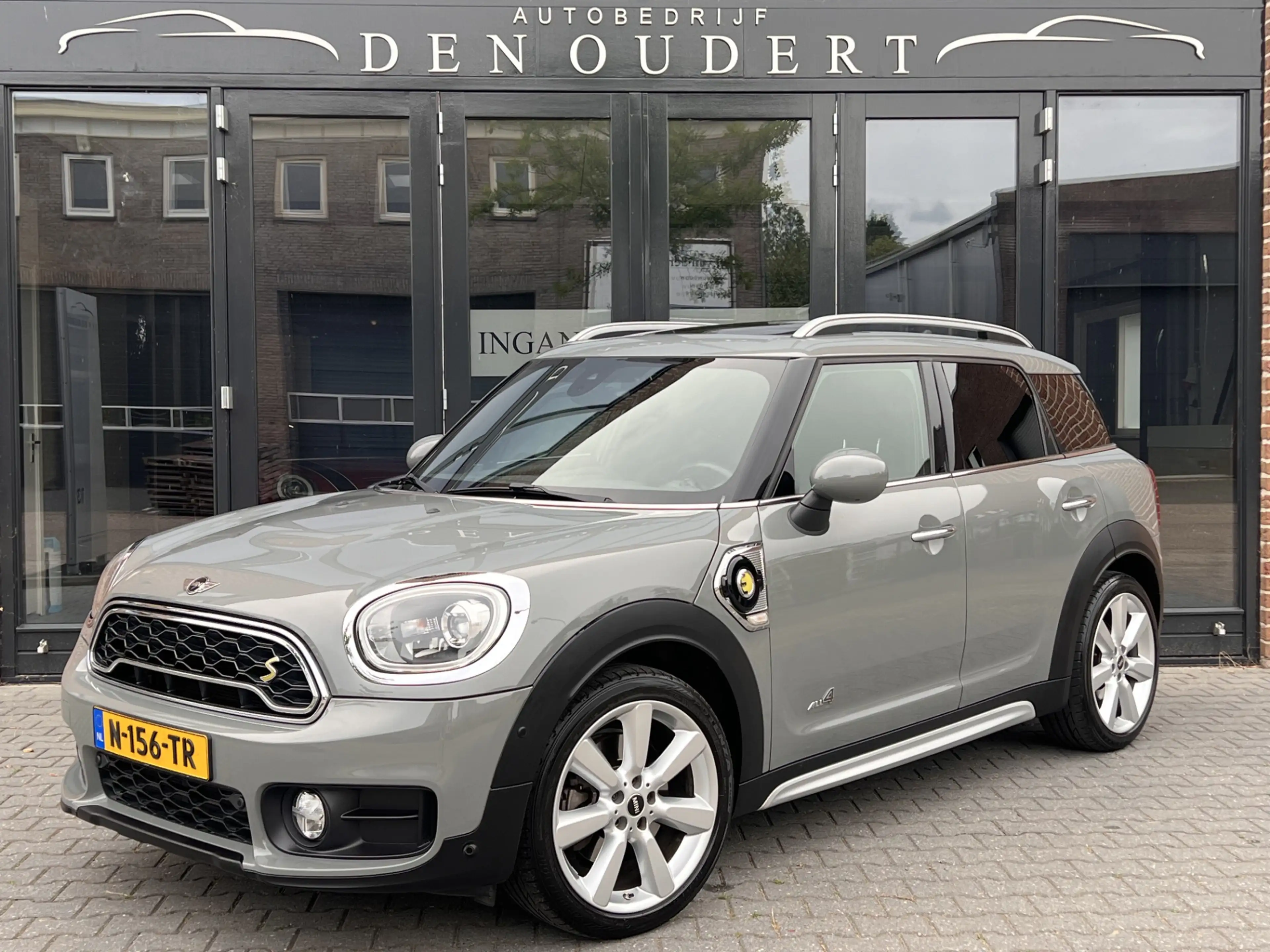 MINI Cooper SE Countryman 1.5 ALL4 Chili PANO / LED / KEYLESS