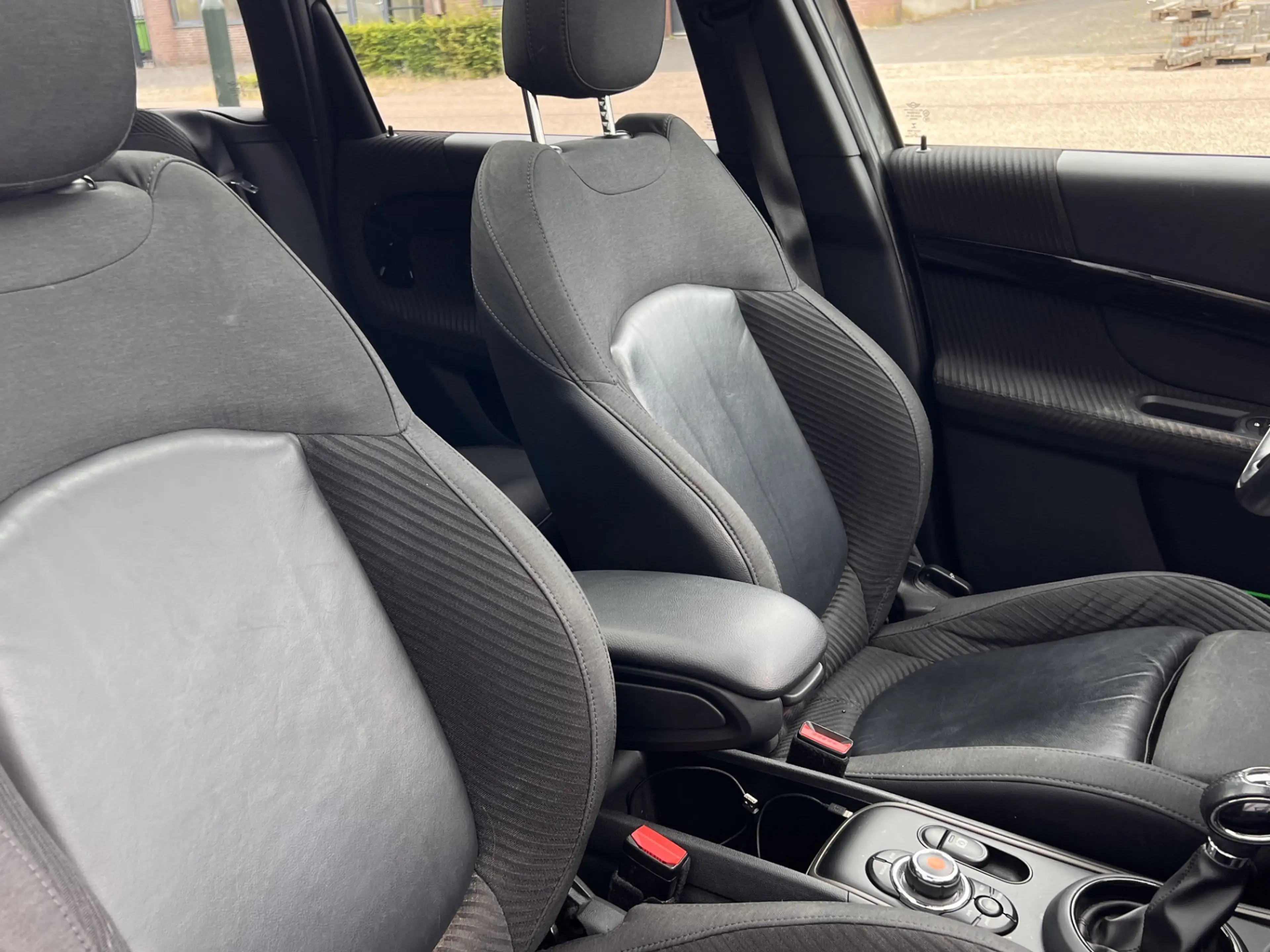 MINI Cooper SE Countryman 1.5 ALL4 Chili PANO / LED / KEYLESS — photo 13