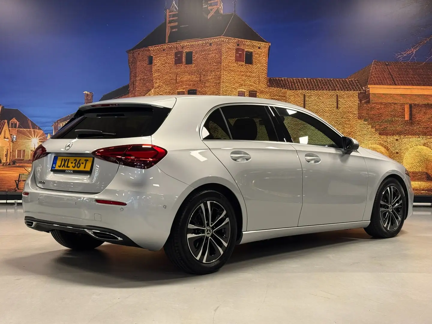 Mercedes-Benz A 180 Business Line Automaat LED Camera Grau - 2