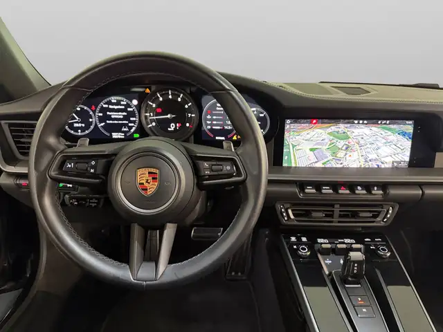 Porsche 911 view 11