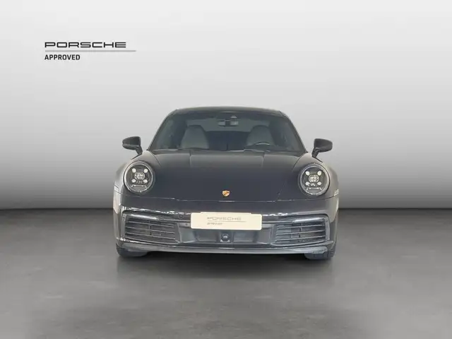 Porsche 911 view 8