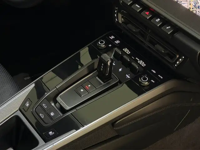 Porsche 911 view 12