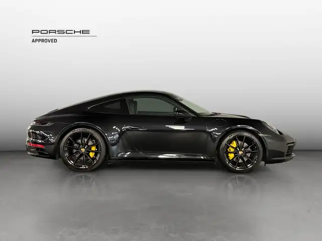 Porsche 911 view 6
