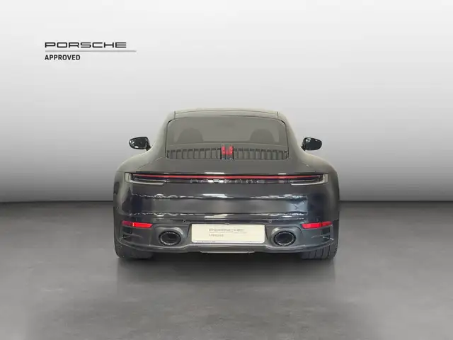 Porsche 911 view 4