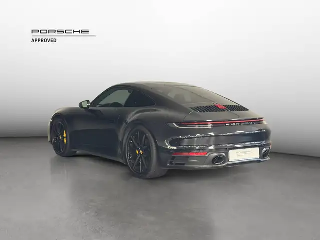 Porsche 911 view 3