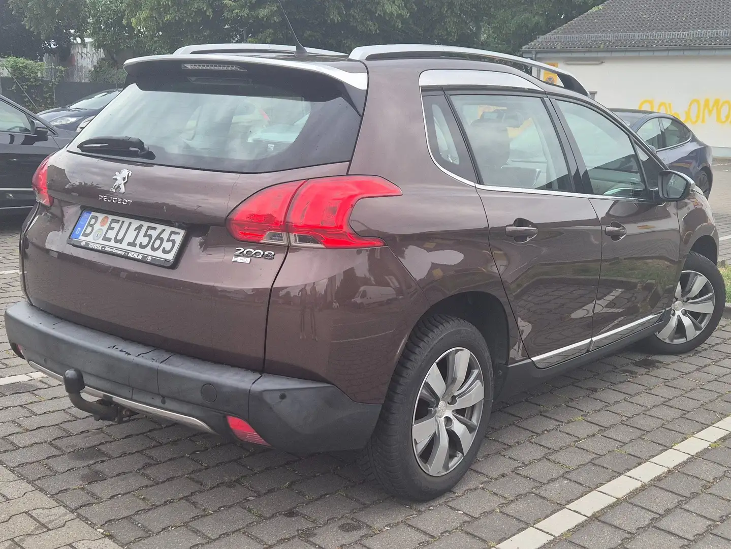 Peugeot 2008 2008 Diesel e-HDi FAP 115 STOP Braun - 1