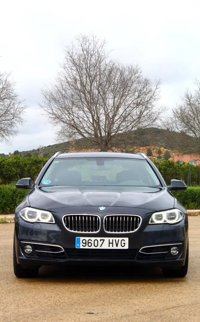 BMW 520 520dA Touring Luxury - 2