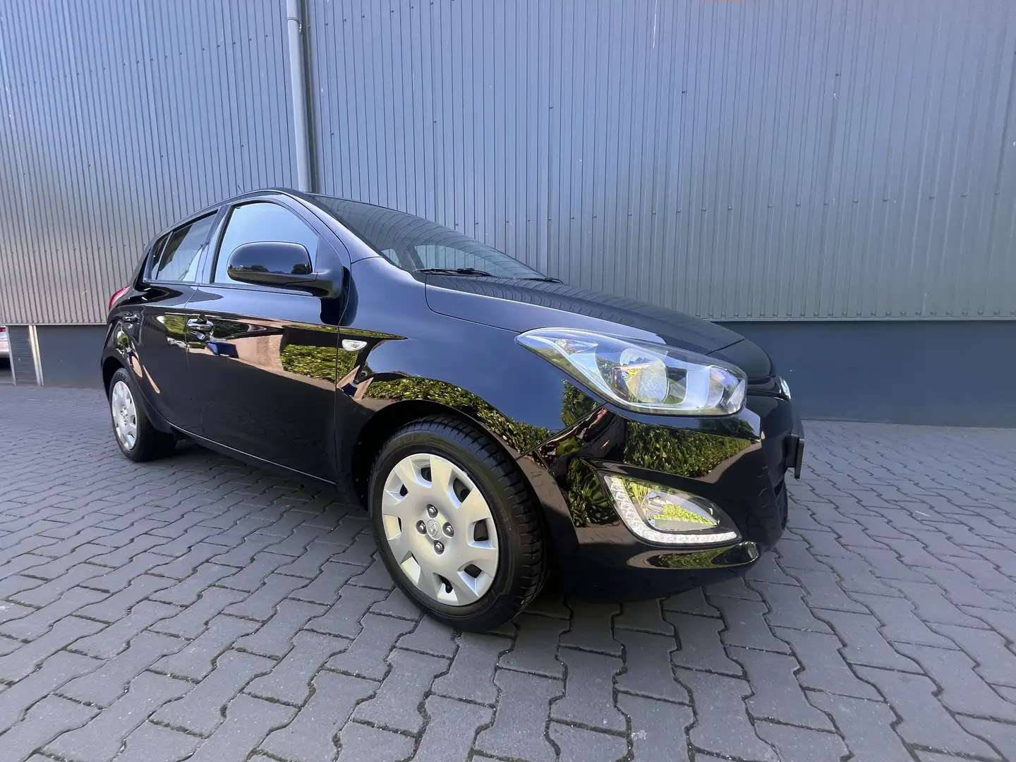 Hyundai i20 1.2i i-Motion Zwart - 1