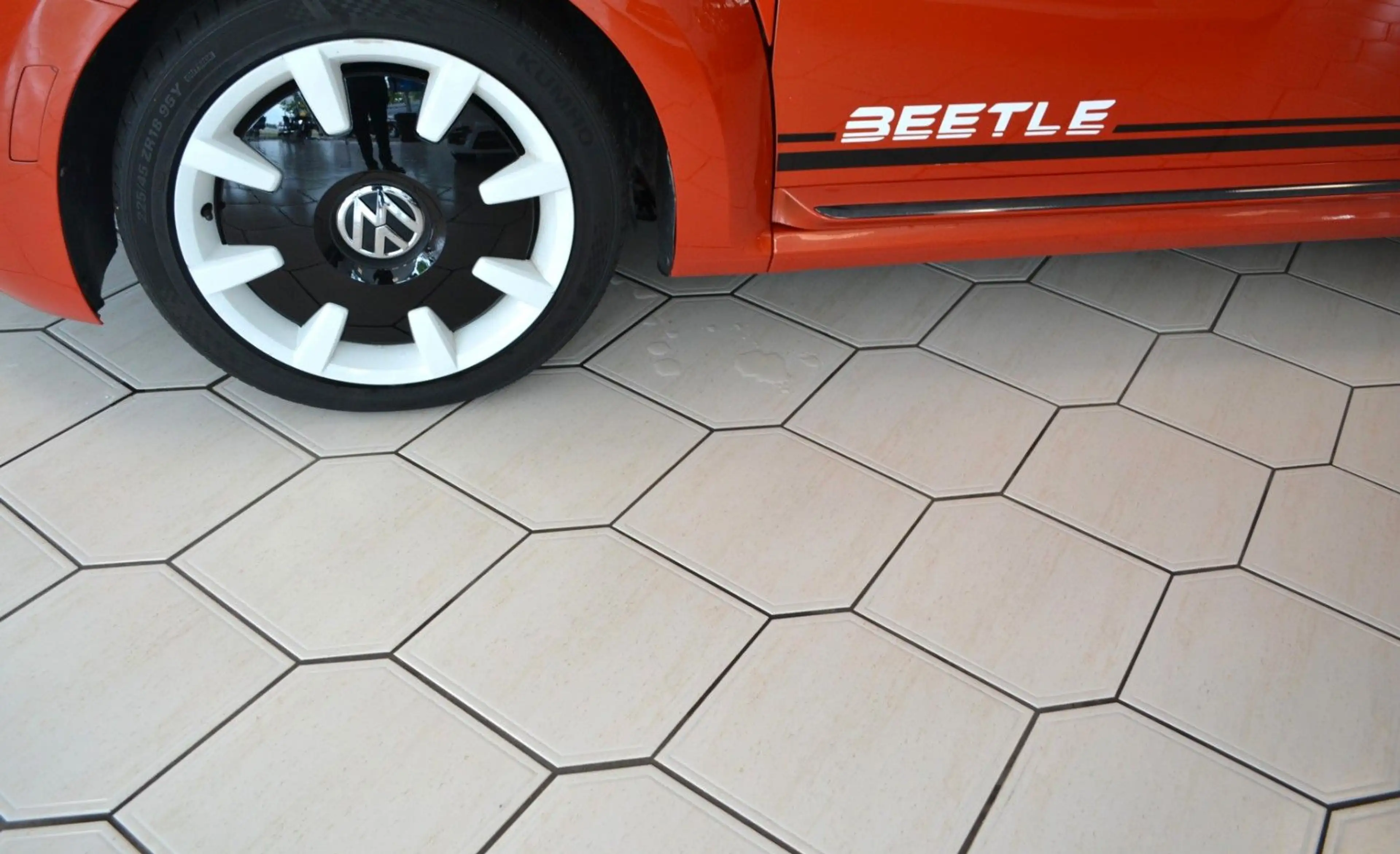 Volkswagen Beetle Cabriolet 2,0 TSI — photo 10