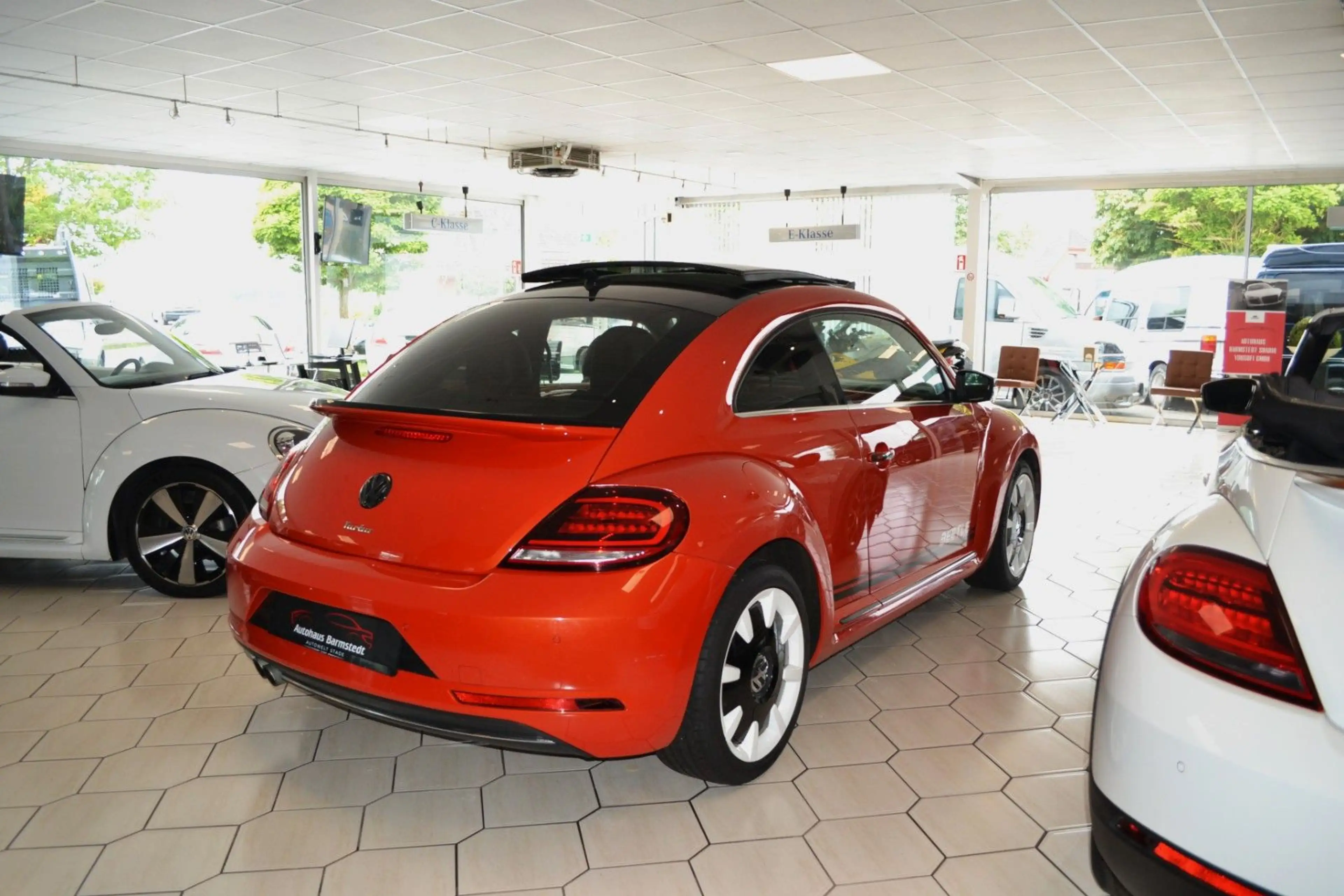 Volkswagen Beetle Cabriolet 2,0 TSI — photo 14