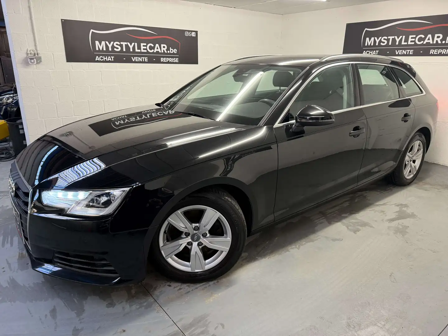 Audi A4 Avant 2.0 TDi ultra, automatique, Garantie 1an Noir - 1
