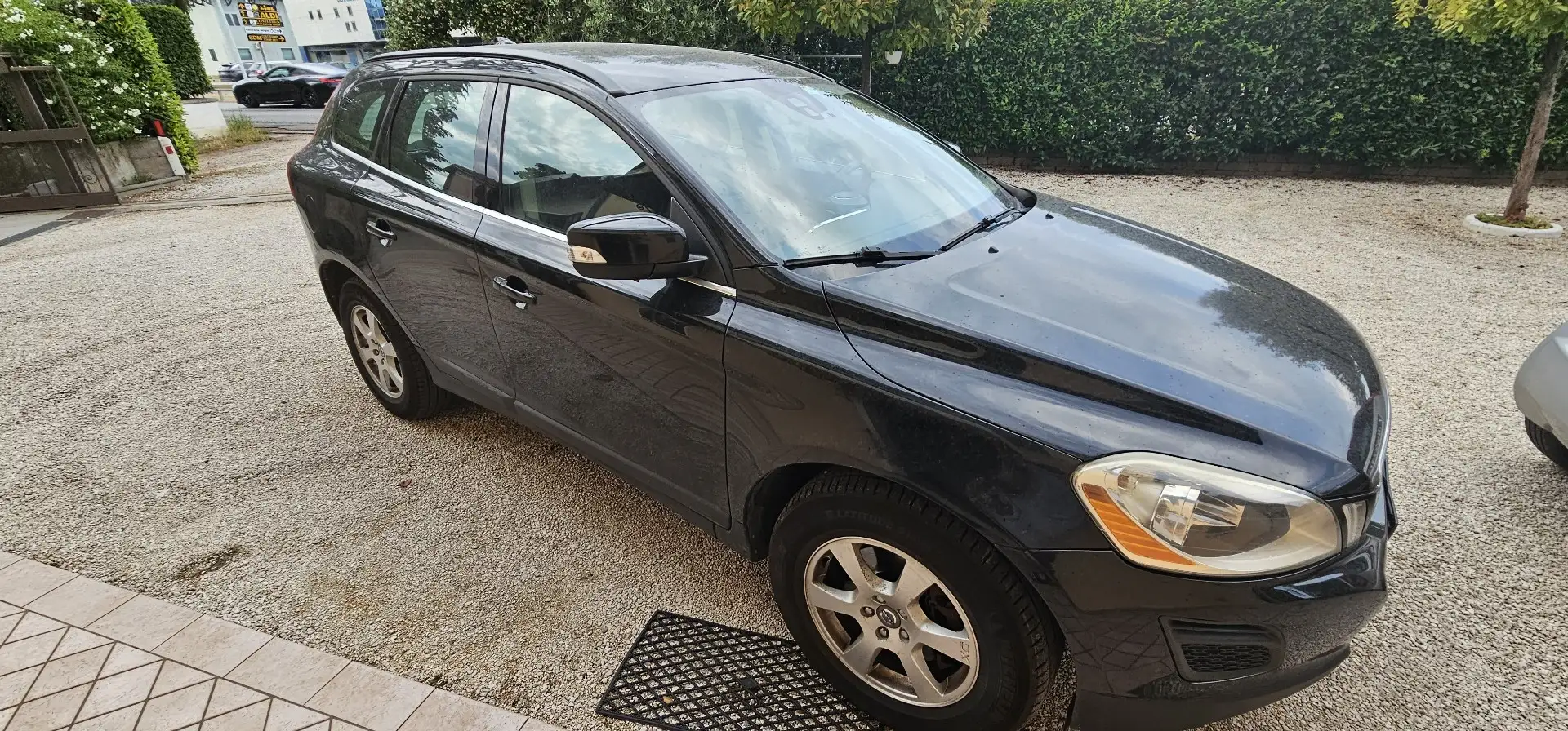 Volvo XC60 2.4 d4 (d3) Kinetic awd 163cv geartronic - 2
