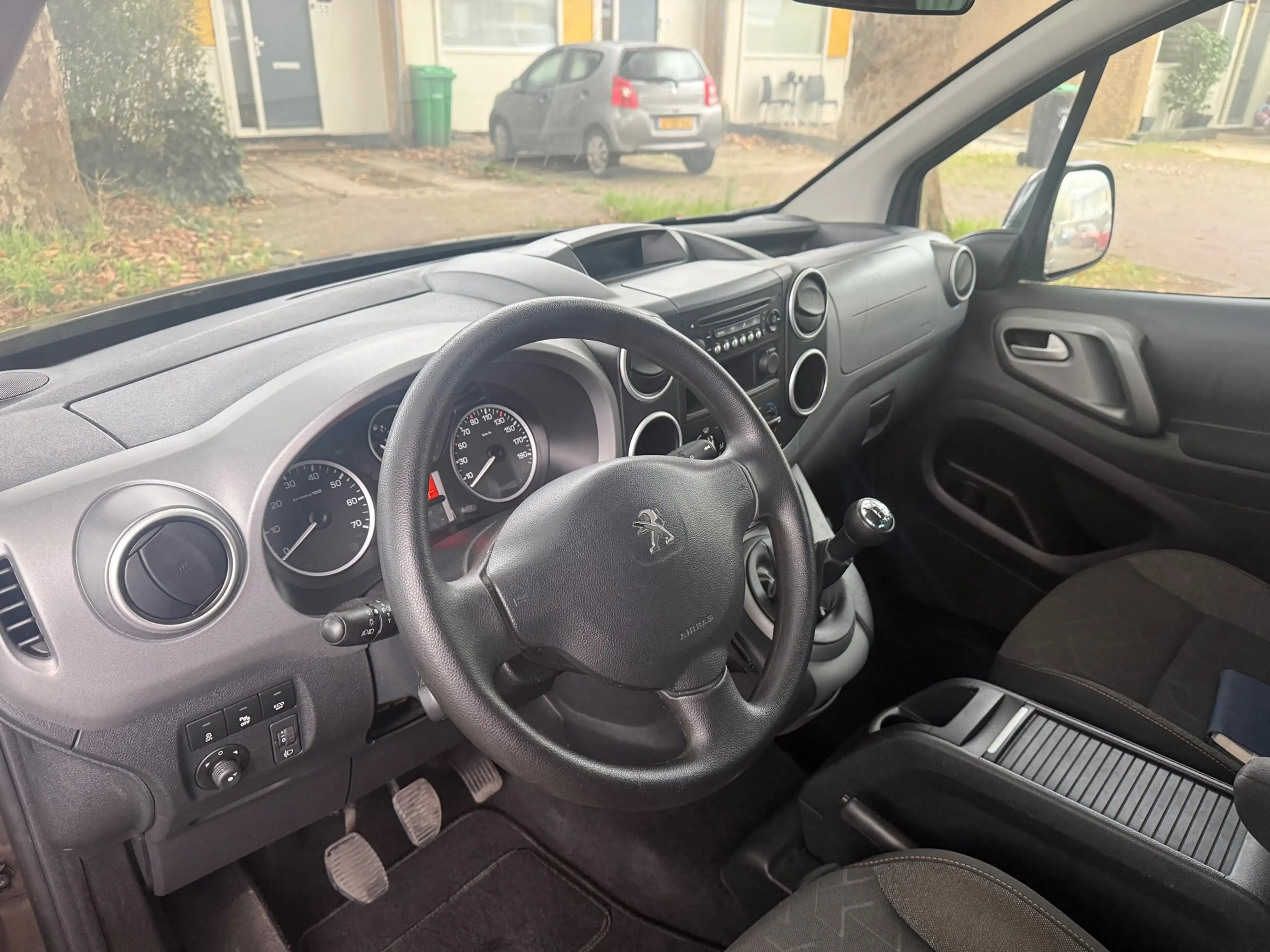 Peugeot Partner Tepee Eerste eigenaar / Goed onderhouden / Parkeer — photo 9