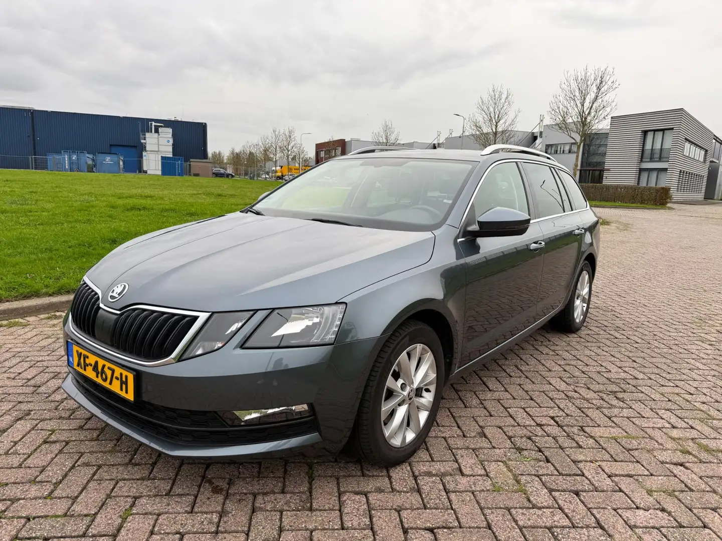 Skoda Octavia Combi 1.0 TSI Greentech Ambition Business Gris - 2