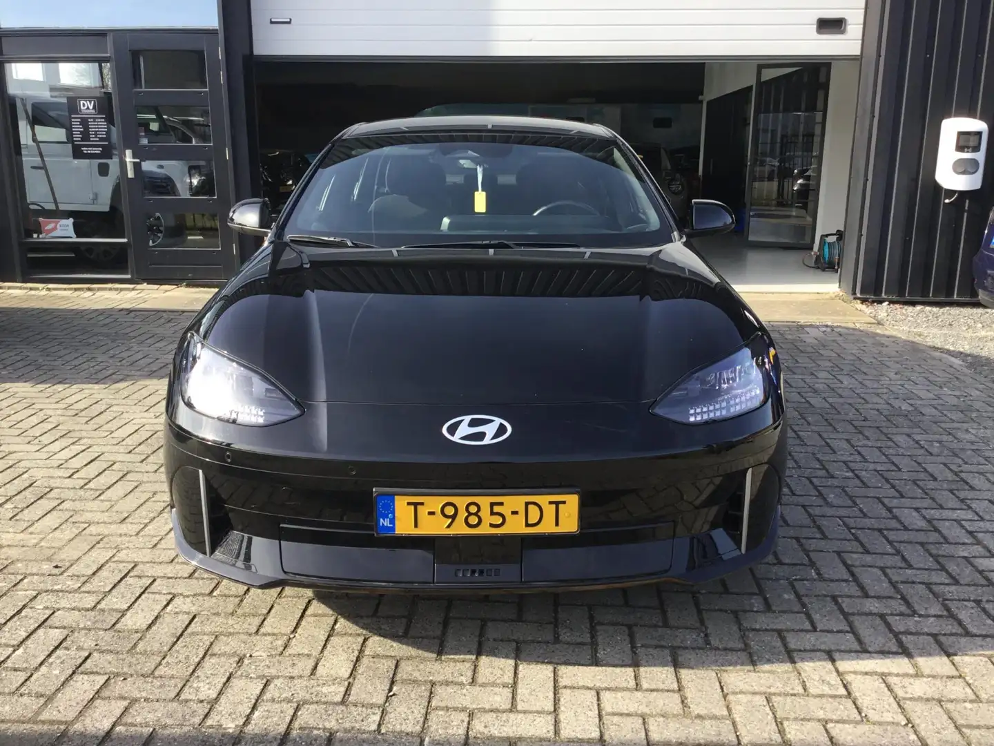 Hyundai IONIQ 6 Style 53 kWh Černá - 2
