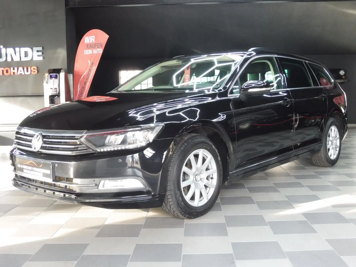 Volkswagen Passat Variant 2.0 TDI BlueMotion DSG/NAVI/AHK Schwarz - 2