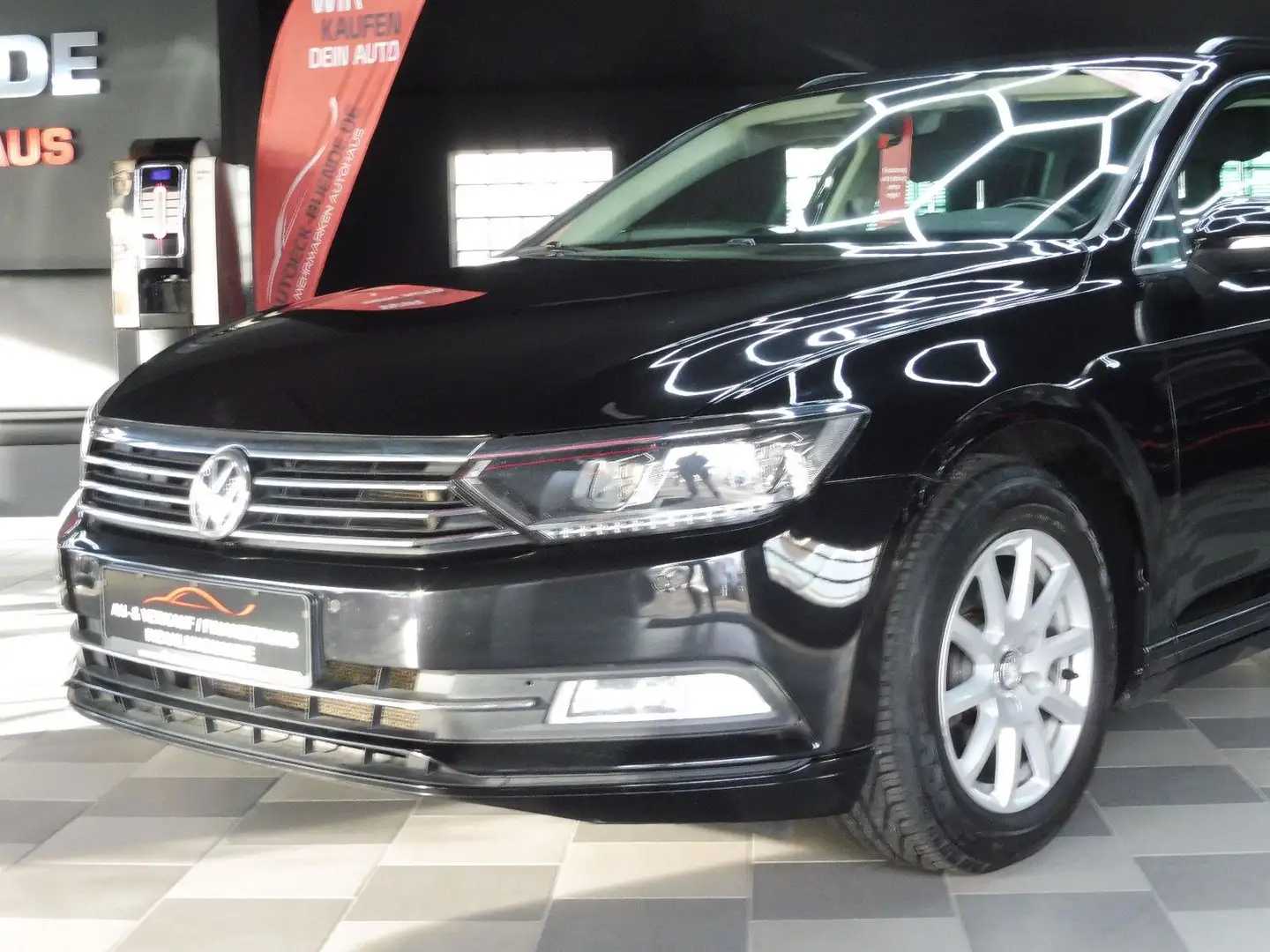 Volkswagen Passat Variant 2.0 TDI BlueMotion DSG/NAVI/AHK Schwarz - 1