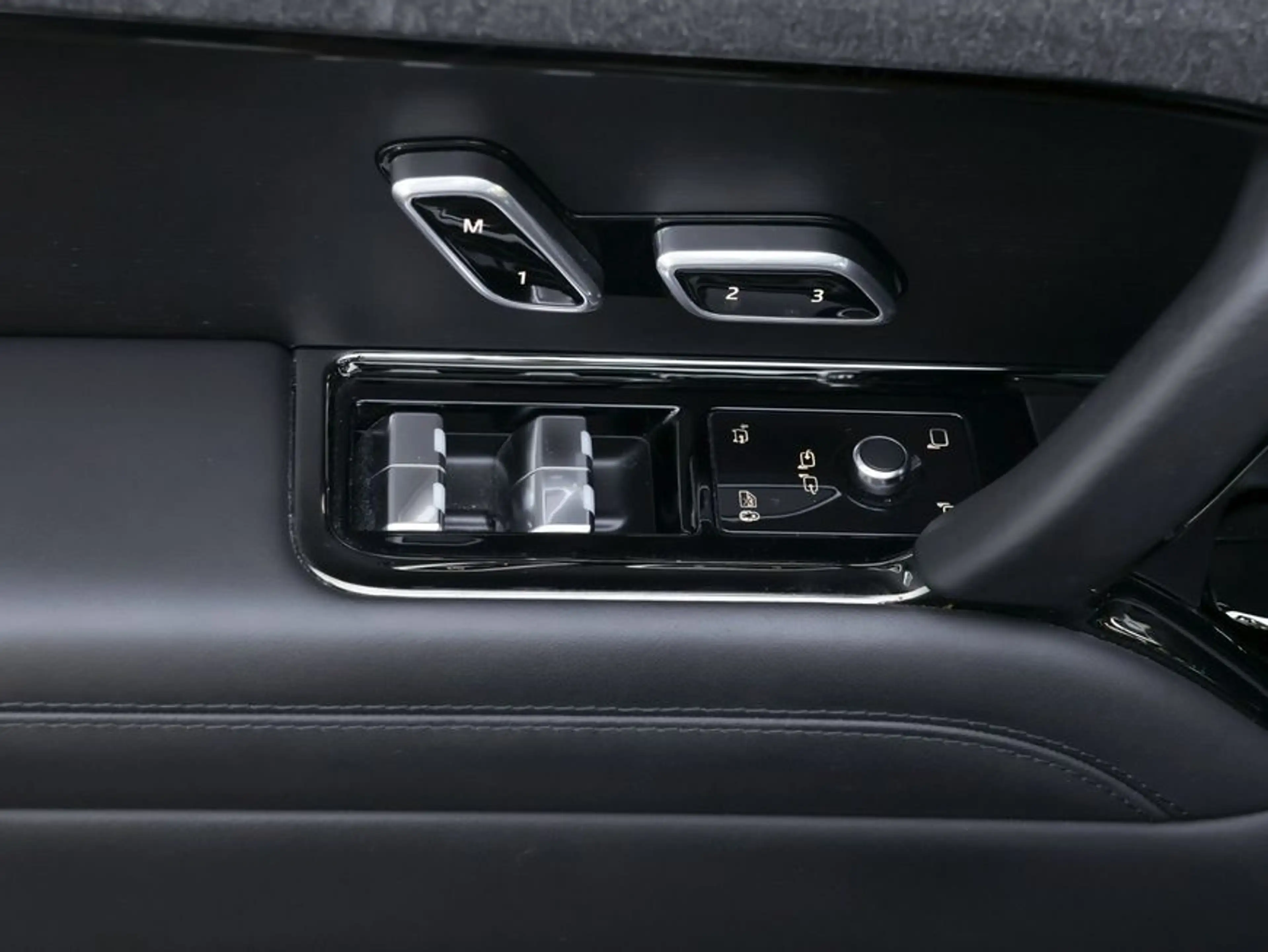 Land Rover Range Rover Sport D350 Autobiography — photo 21