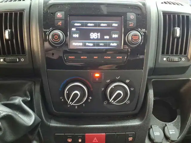 Opel Movano view 14