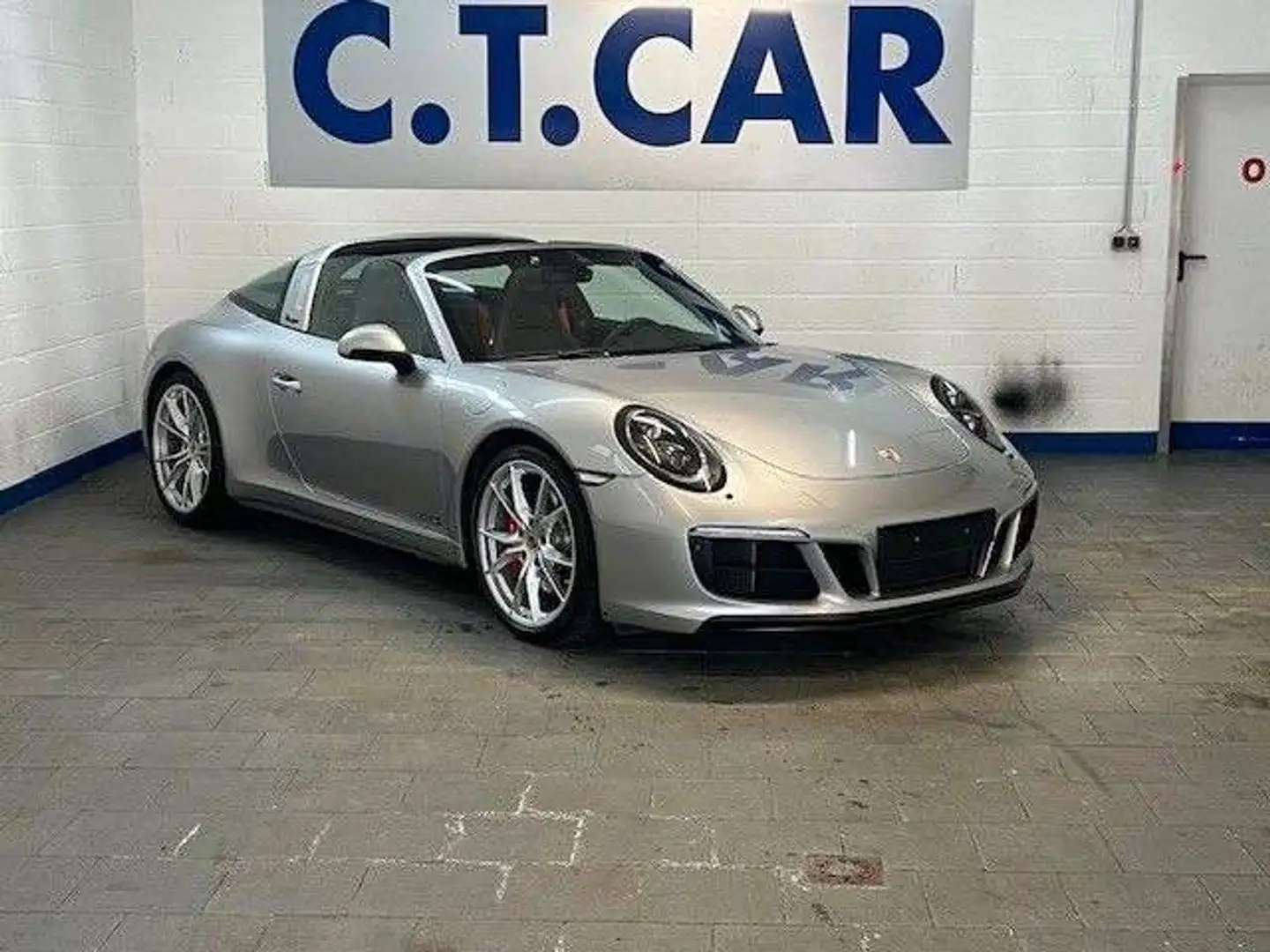 Porsche 991 911 Targa 4 GTS I Lift I VOLL Zilver - 1
