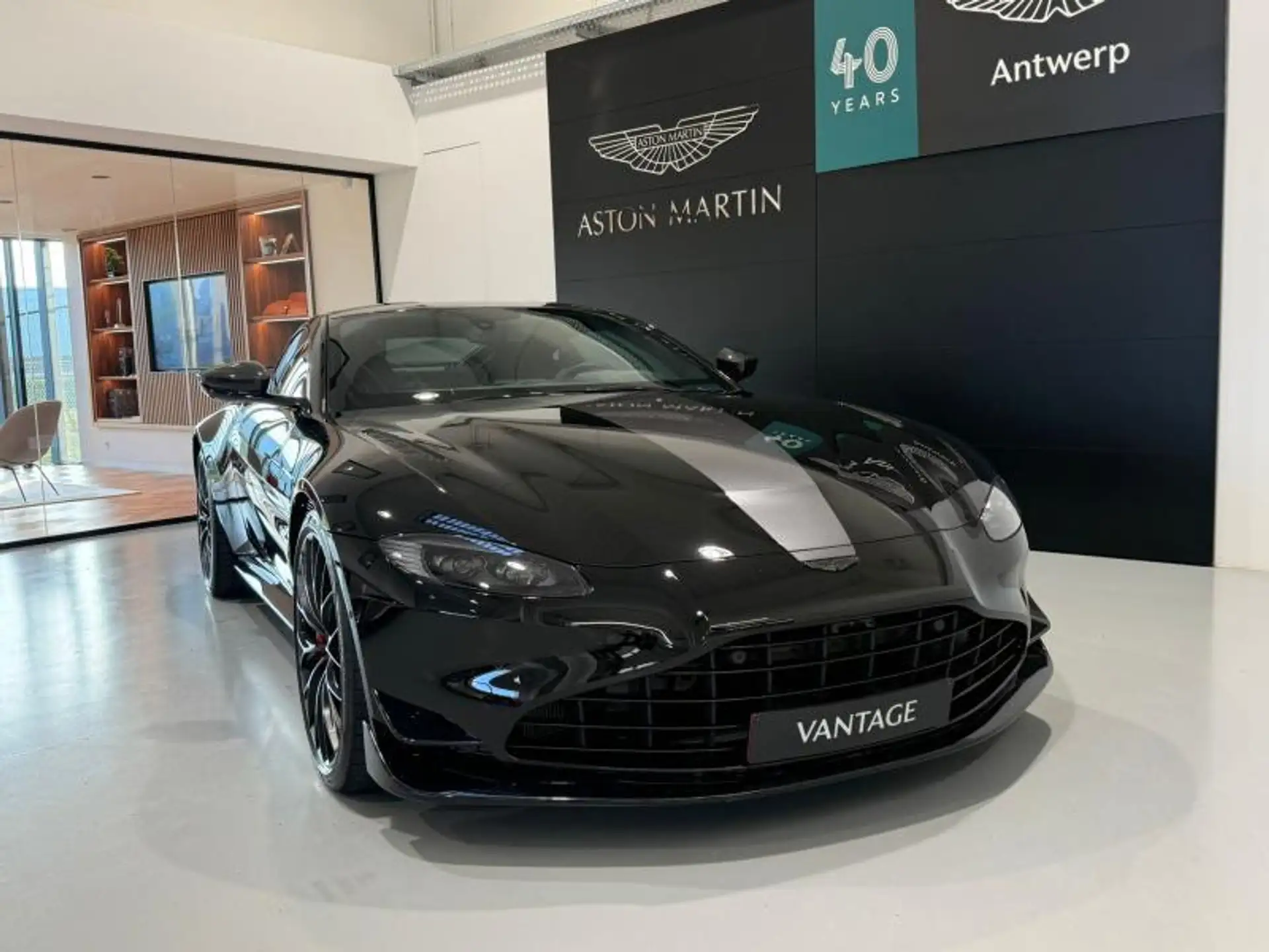 애스턴마틴 밴티지 V8 Coupe 2022 검정 사진 2