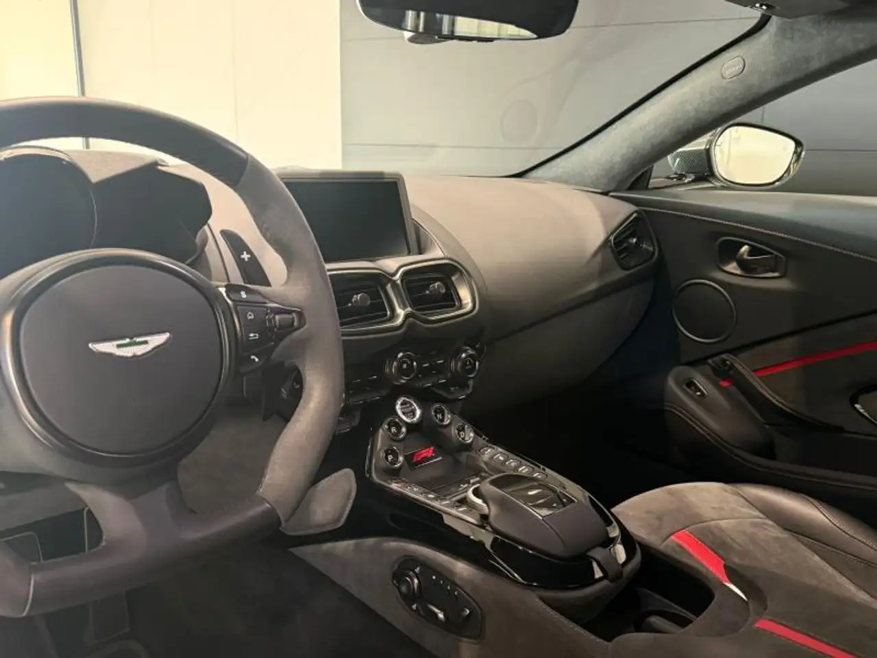 Aston Martin V8 F1 Edition, миниатюра 9