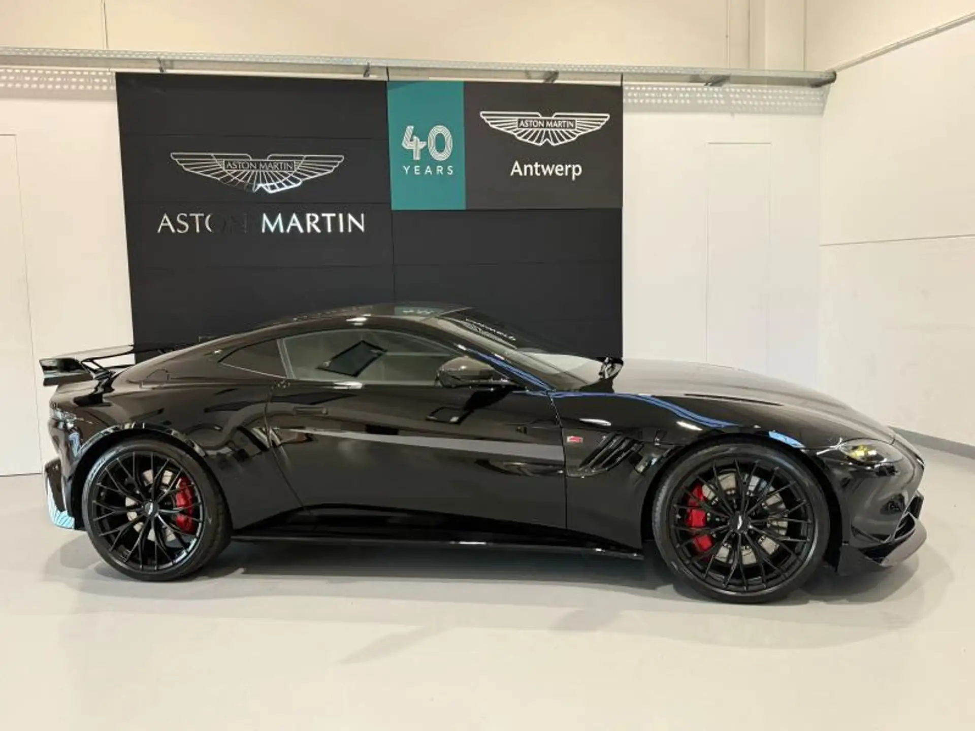 애스턴마틴 밴티지 V8 Coupe 2022 검정 사진 8