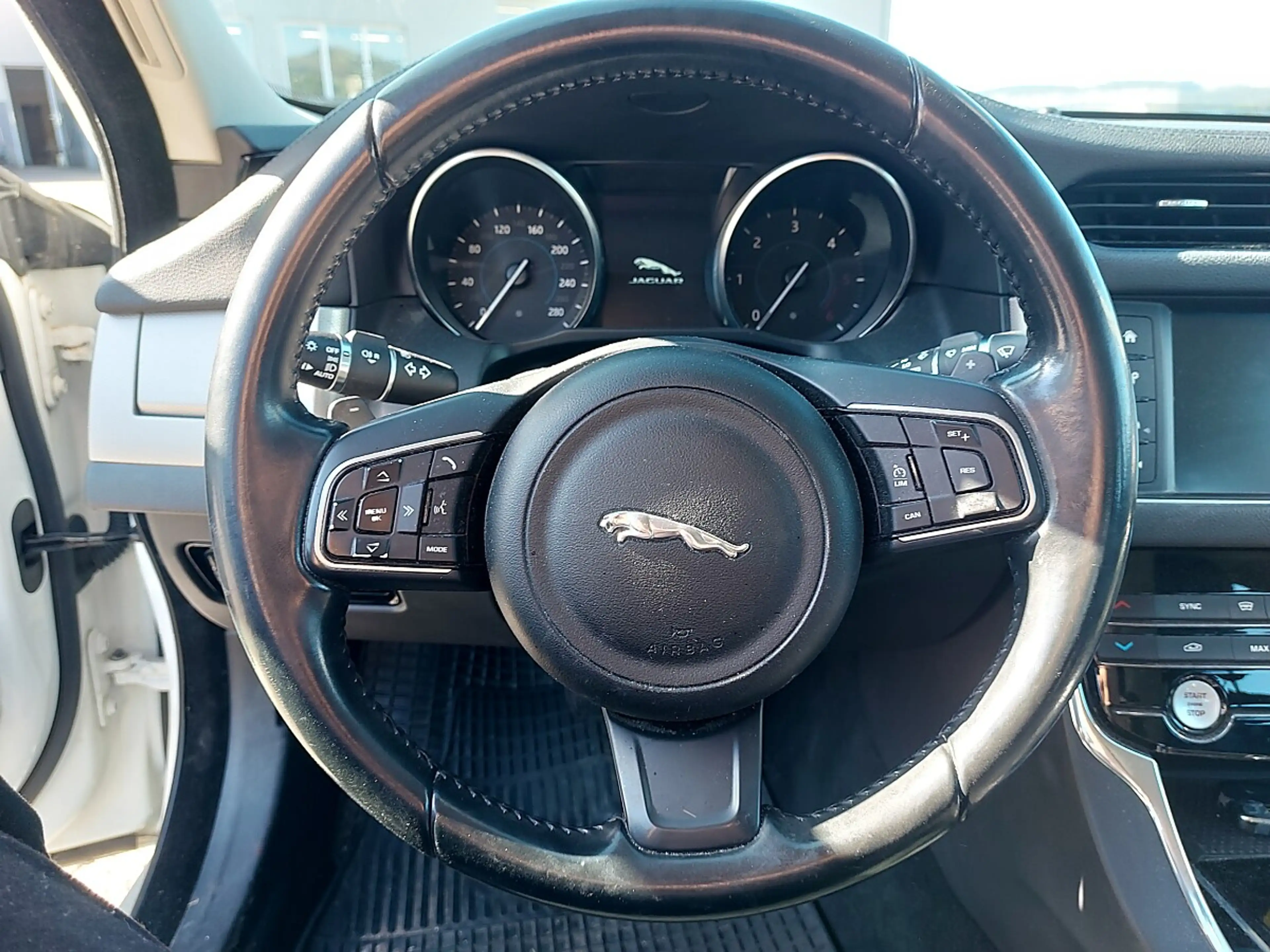 Jaguar XF 20d Prestige Aut. (EXPORT ODER WIEDERVERKÄUFER ... — photo 10