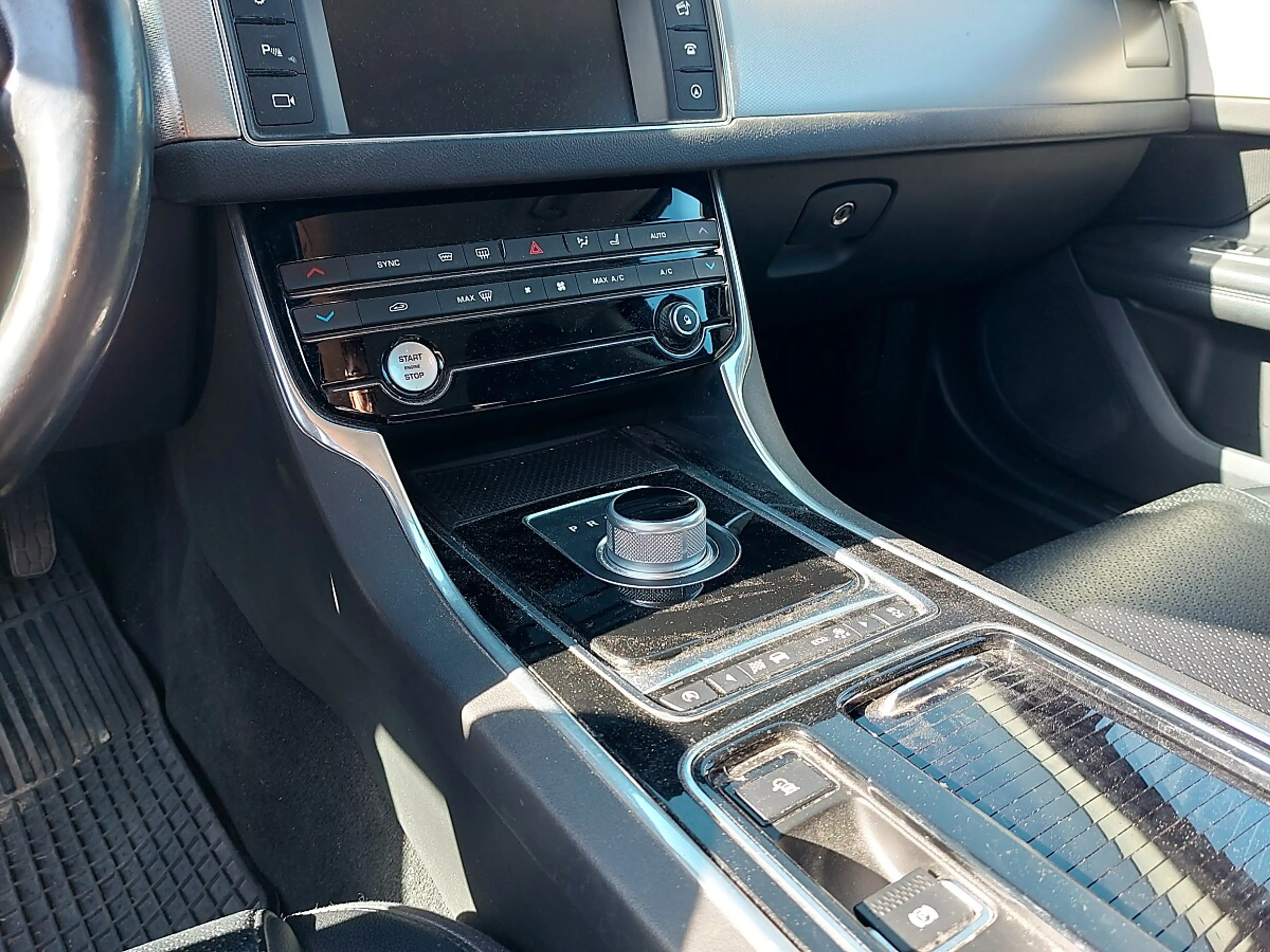 Jaguar XF 20d Prestige Aut. (EXPORT ODER WIEDERVERKÄUFER ... — photo 11