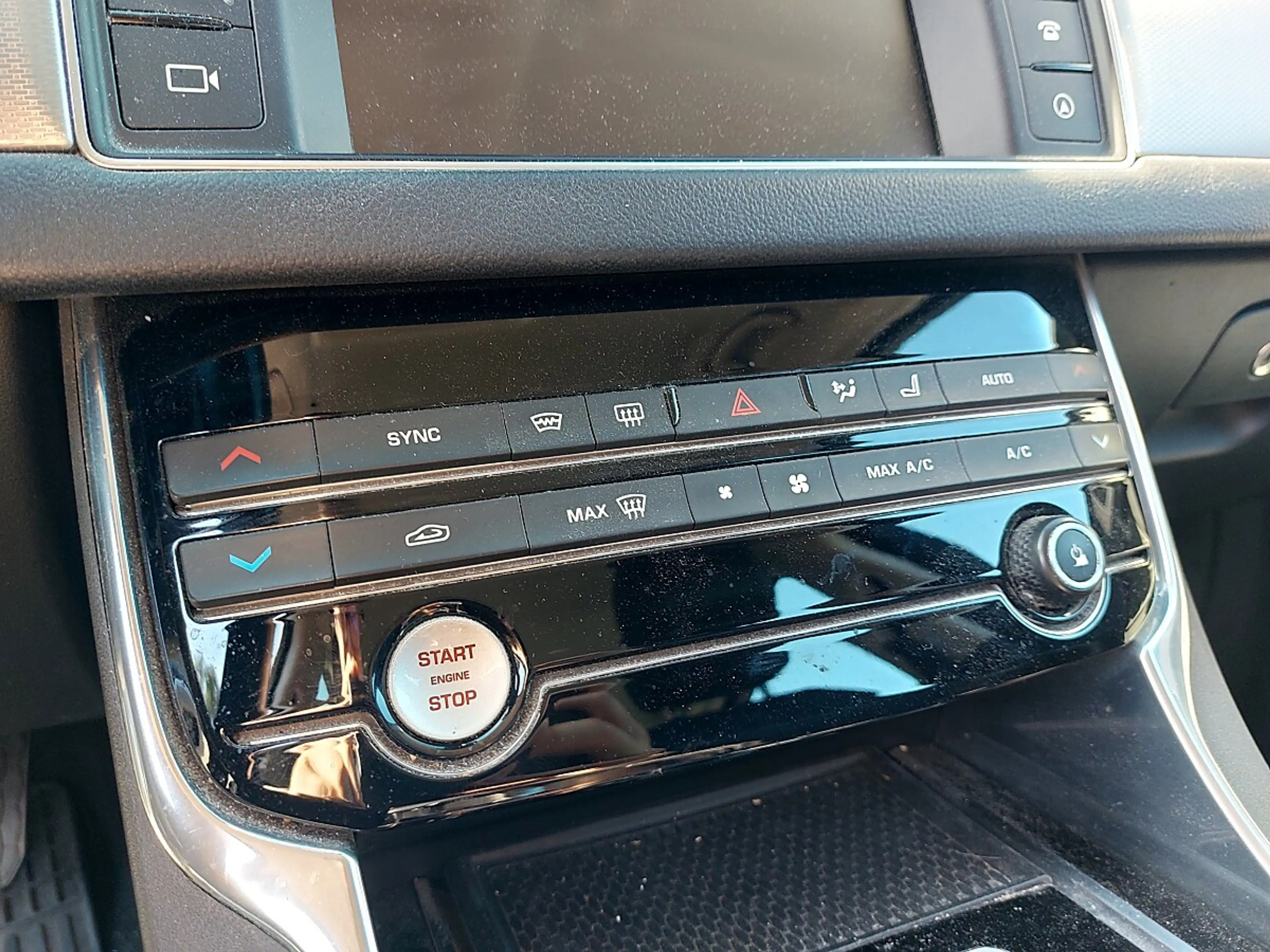 Jaguar XF 20d Prestige Aut. (EXPORT ODER WIEDERVERKÄUFER ... — photo 12