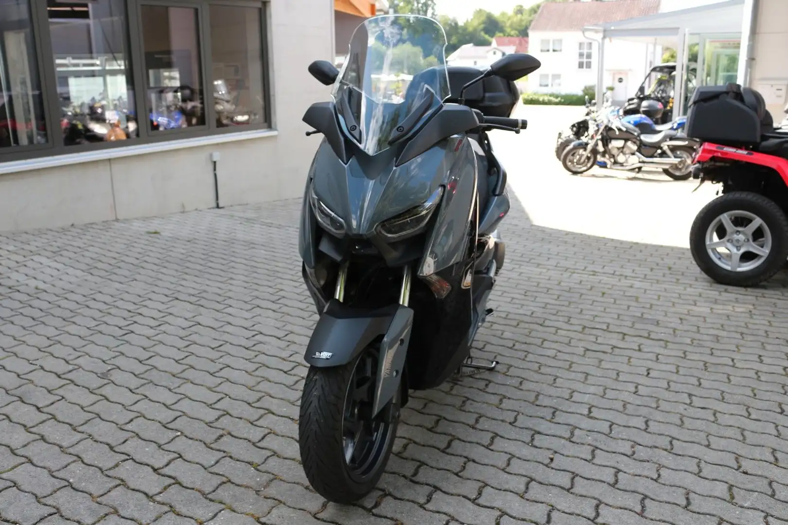 Yamaha X-Max 300 Tech Max mit Top-Case Grau - 2