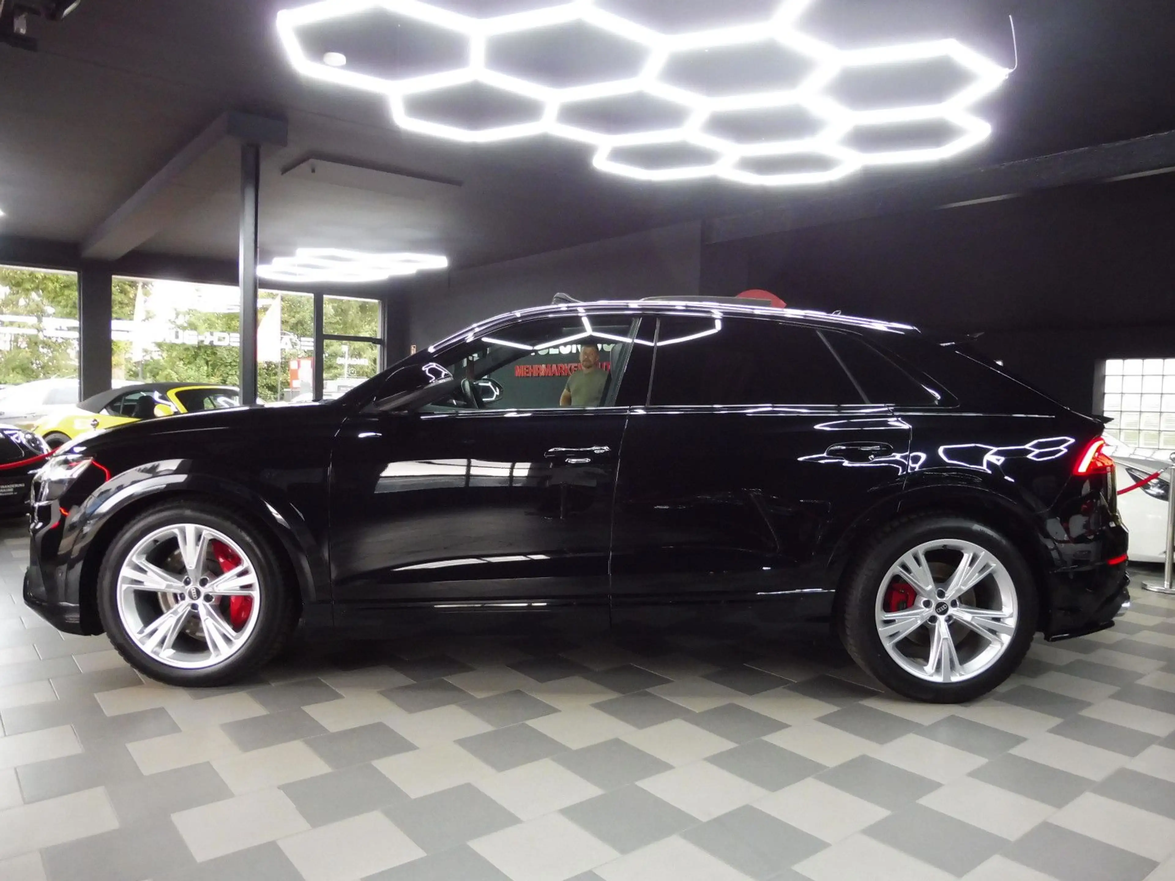 Audi SQ8 4.0 TDI quattro Pano/360° Kam/Bang & Olufsen — photo 9