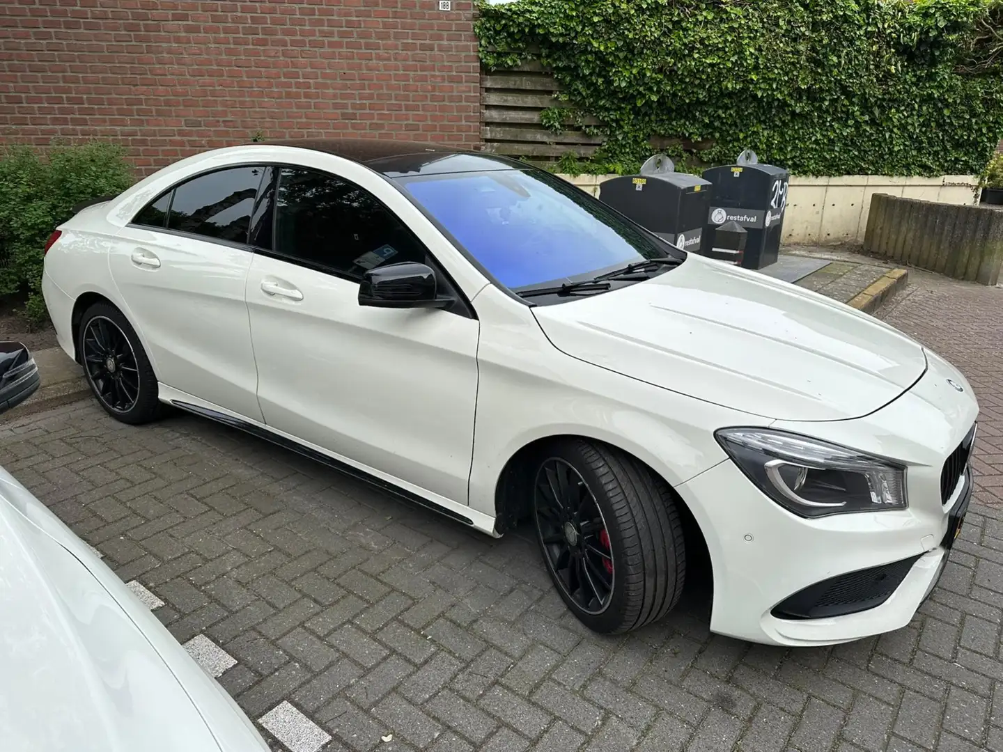 Mercedes-Benz CLA 200 CLA 200 OrangeArt Edition Bílá - 1
