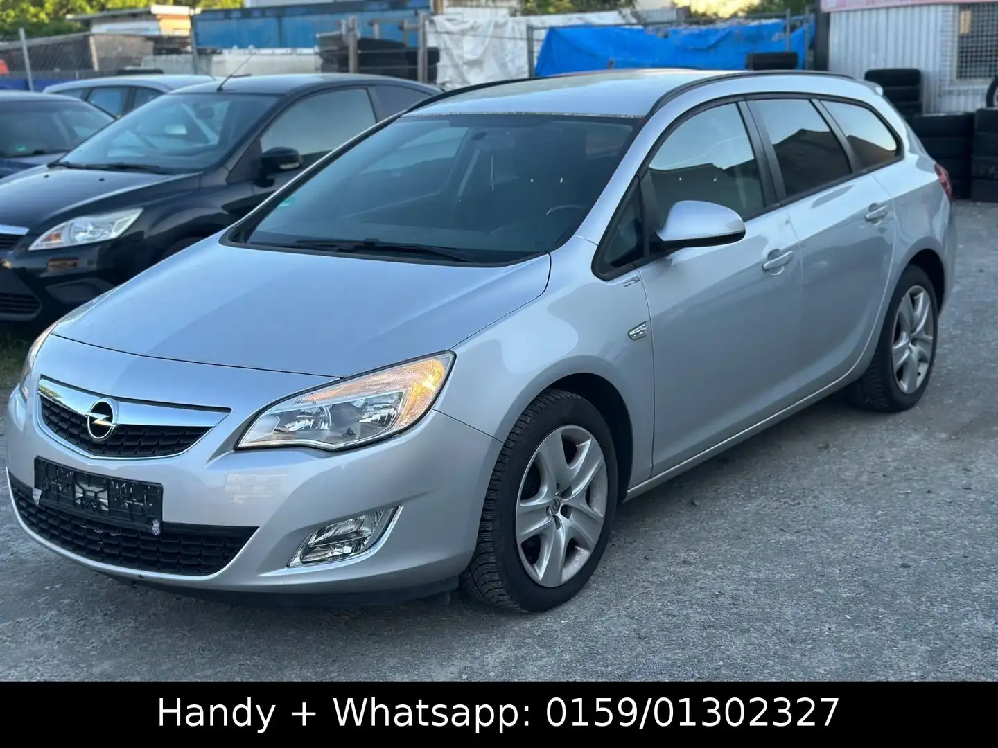 Opel Astra J Sports Tourer Design Edition -Automatik Silber - 1