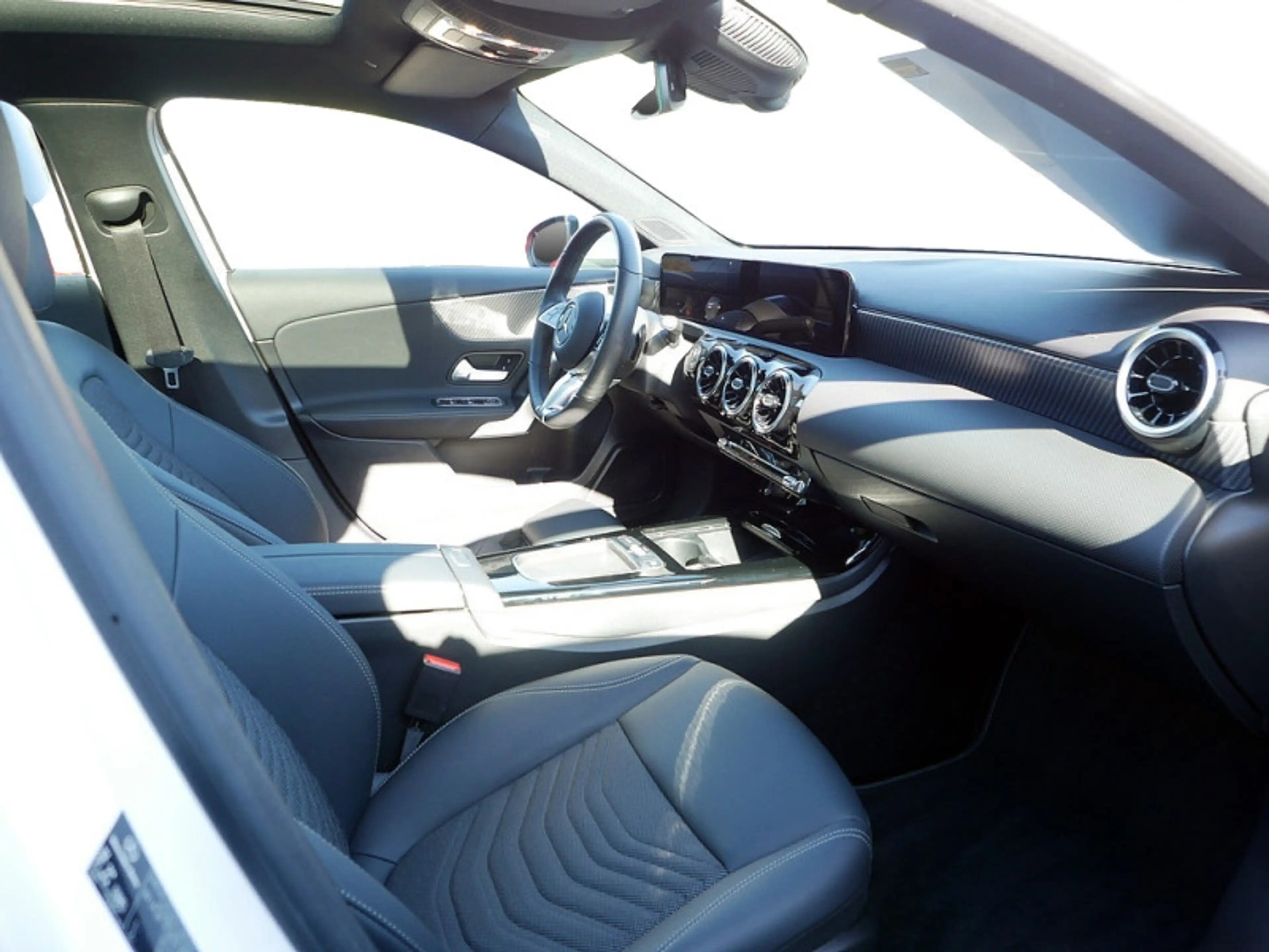 Mercedes-Benz A 200 d , Progressive Navi LED Pano Kamera PDC — photo 8