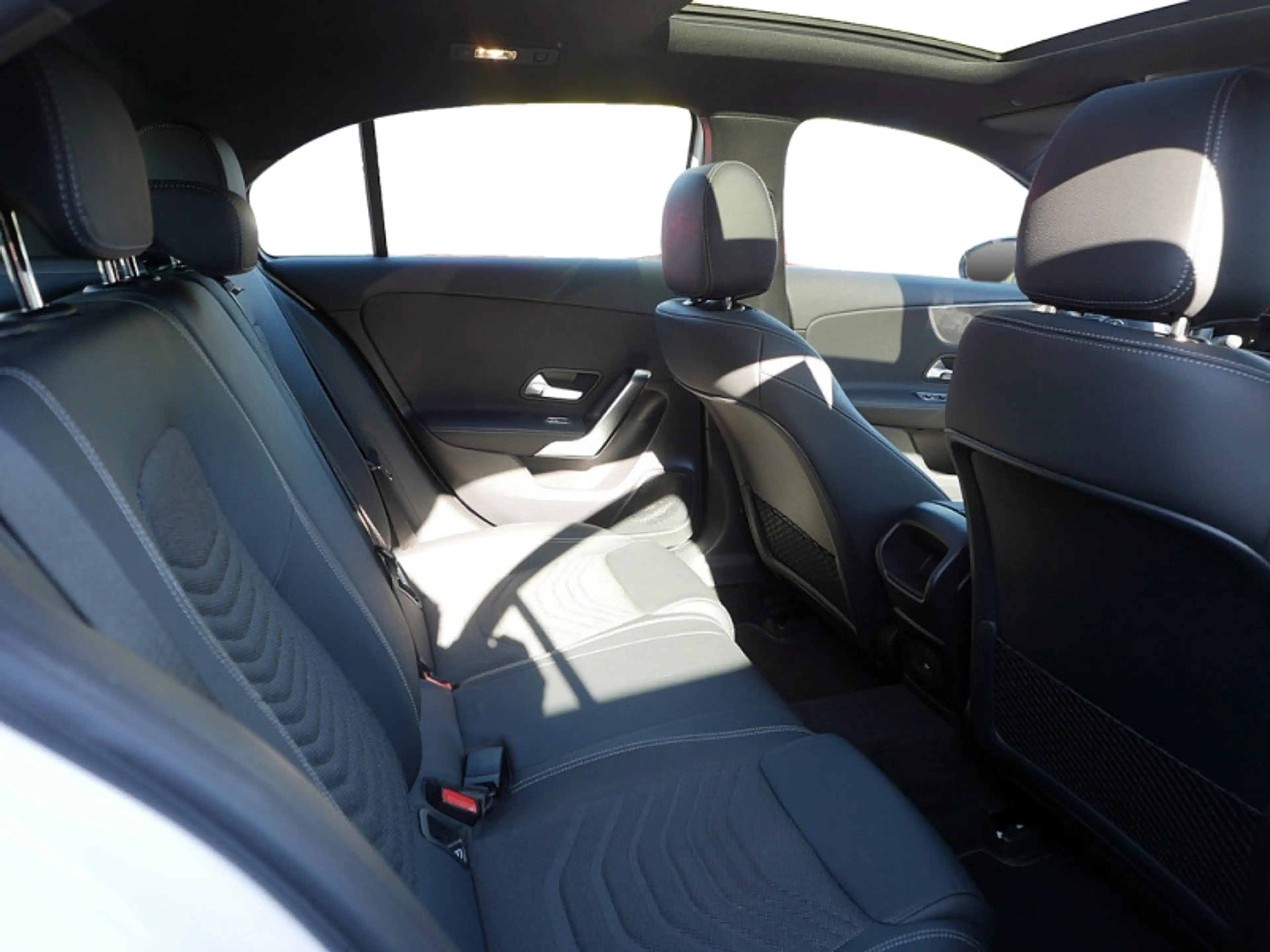 Mercedes-Benz A 200 d , Progressive Navi LED Pano Kamera PDC — photo 9